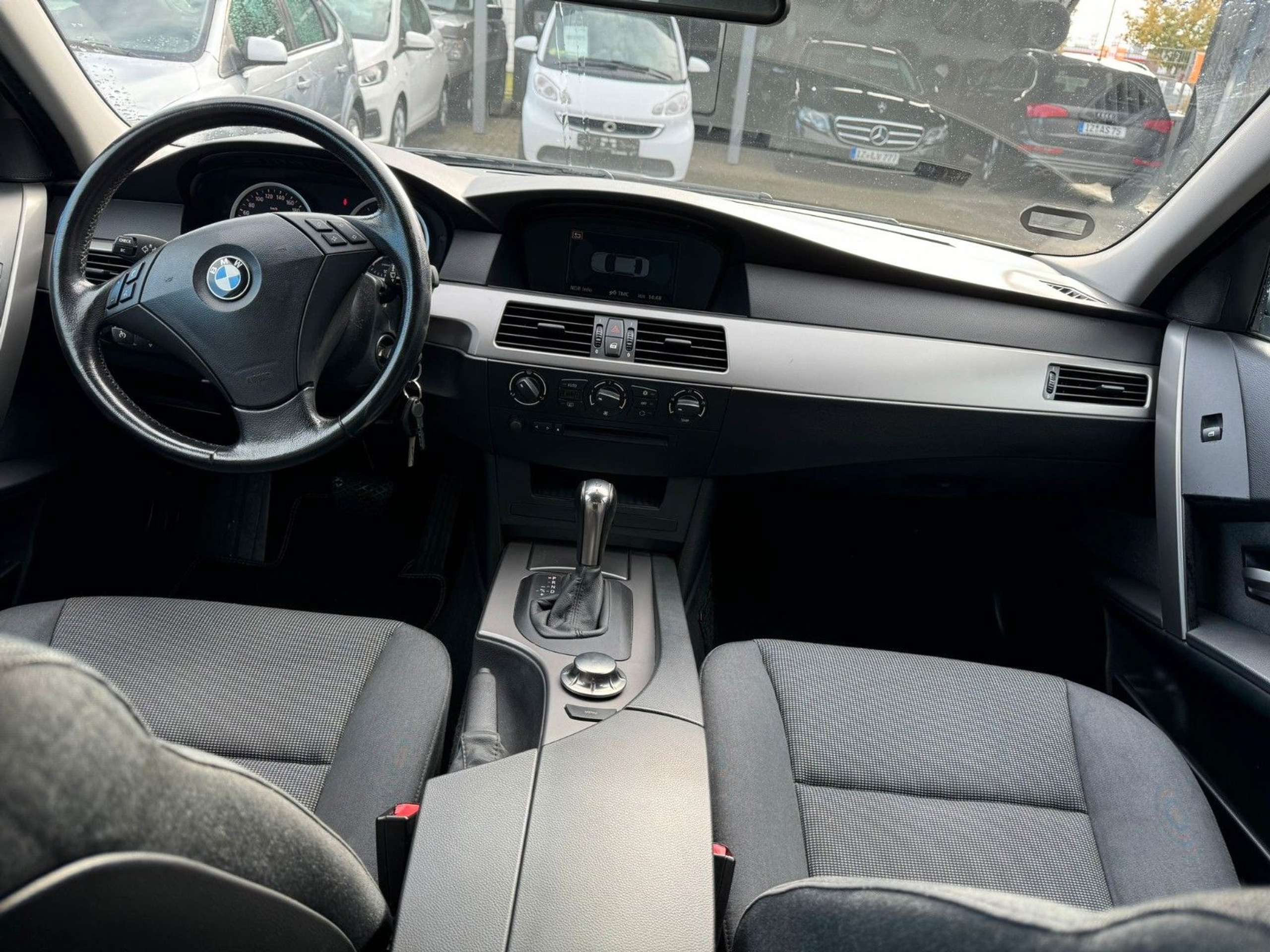 BMW - 525