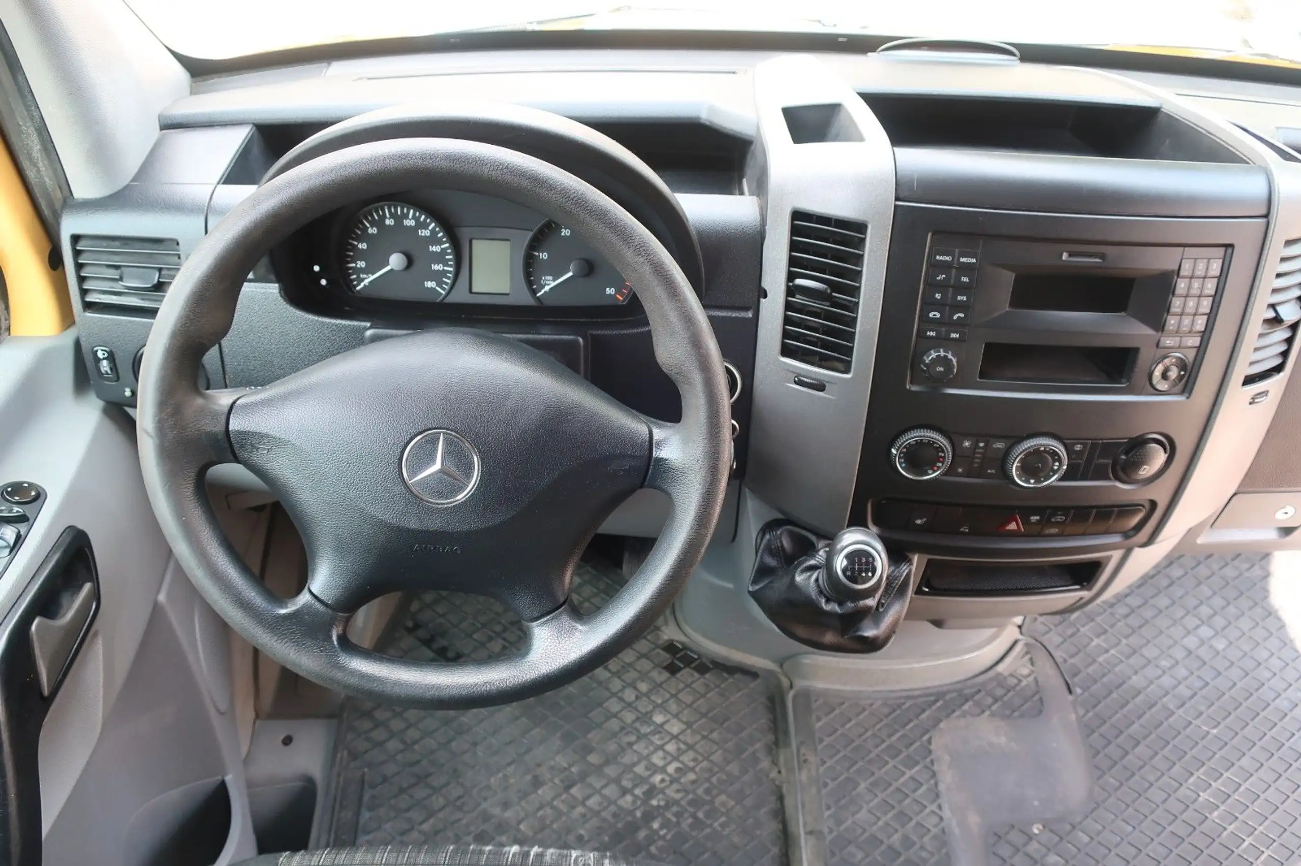 Mercedes-Benz - Sprinter