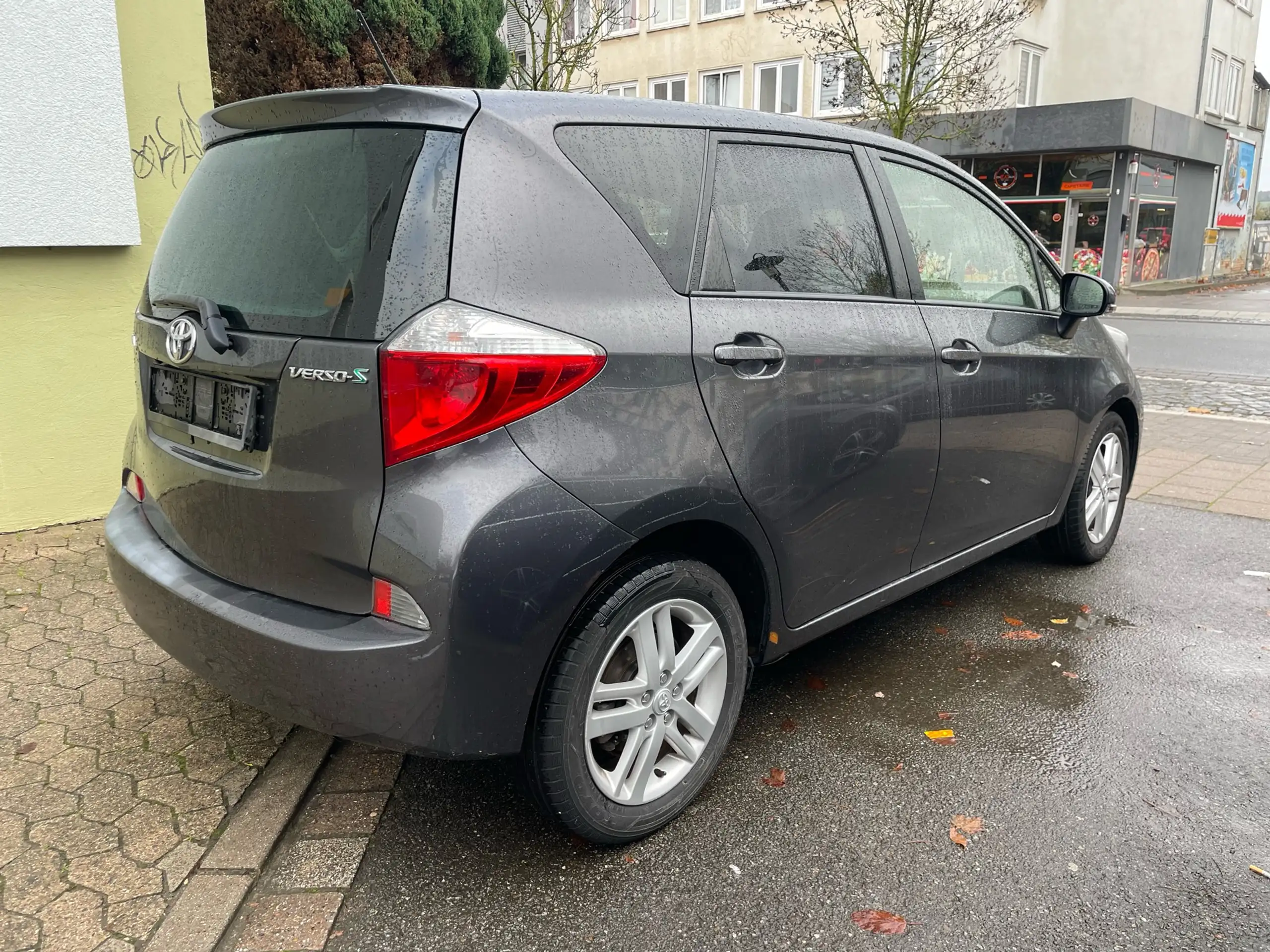 Toyota - Verso-S