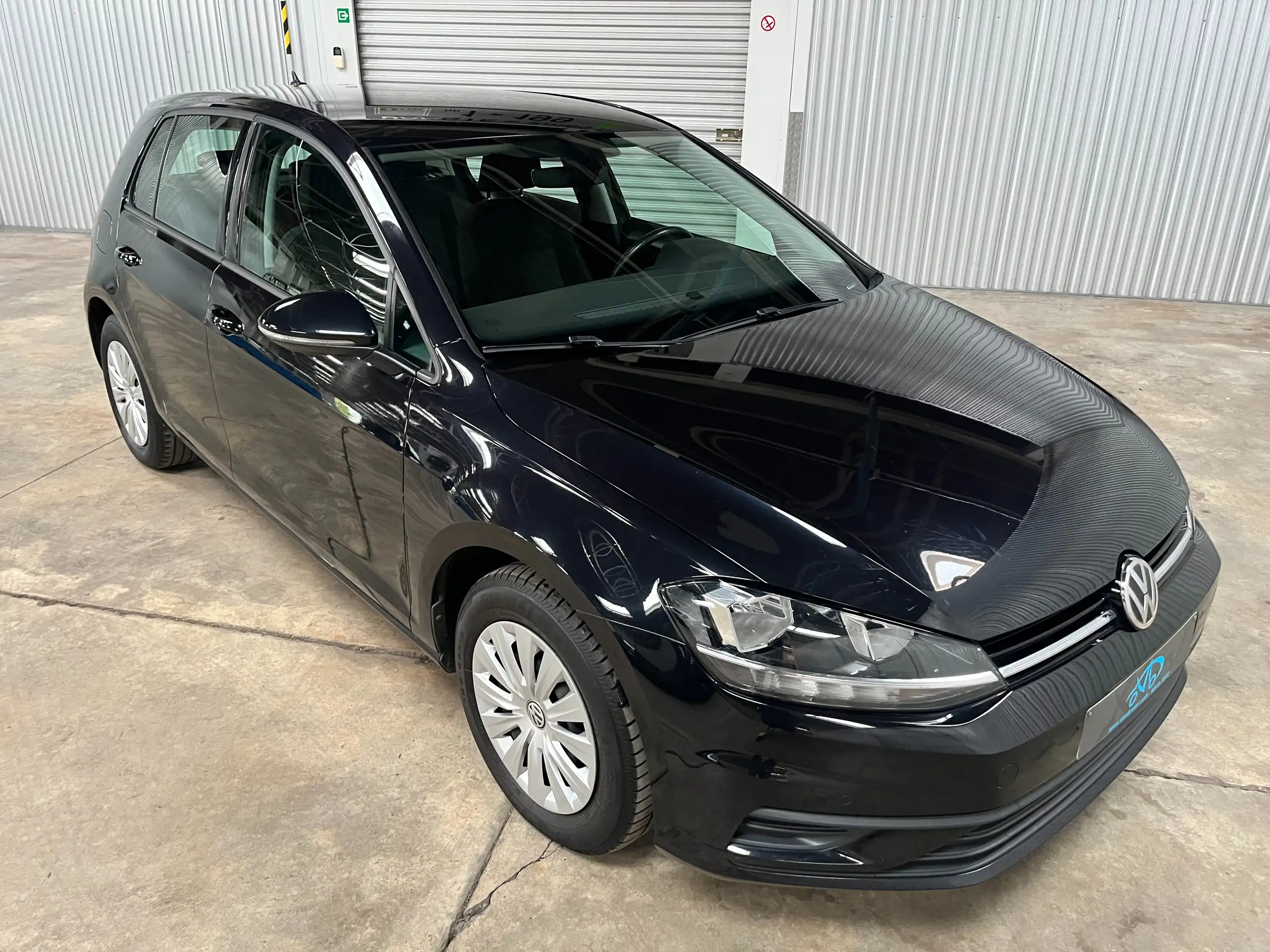 Volkswagen - Golf