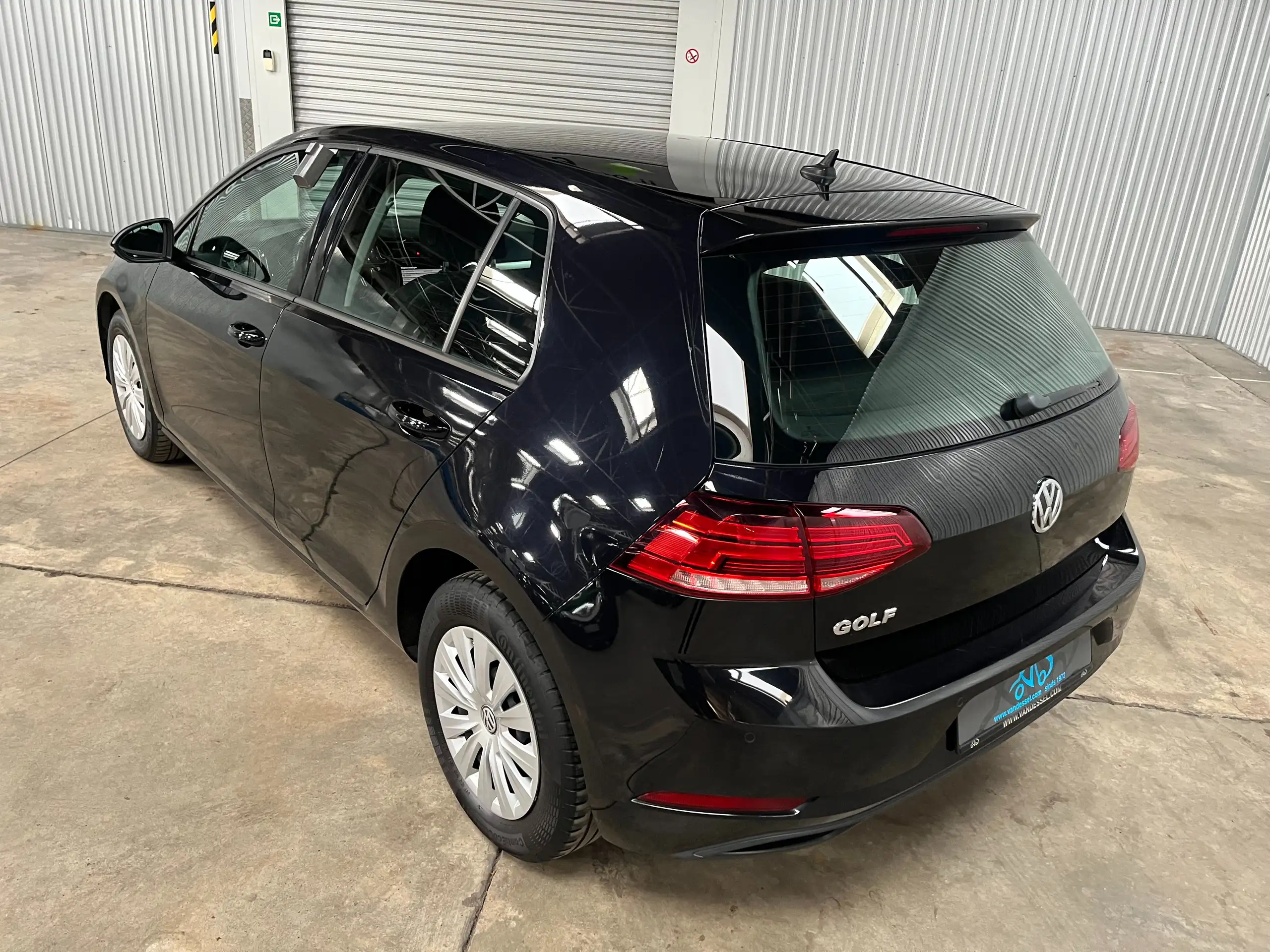 Volkswagen - Golf