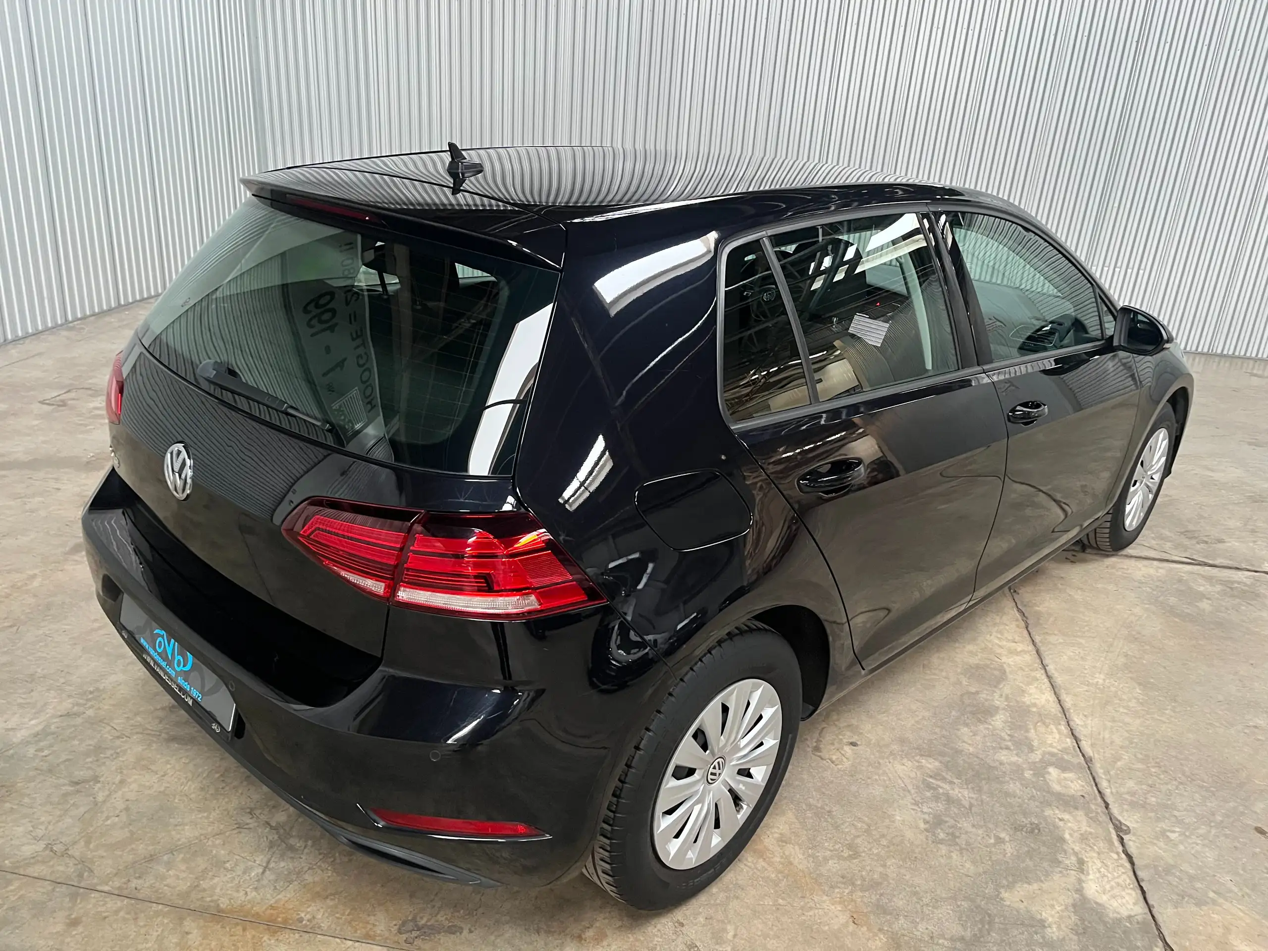 Volkswagen - Golf