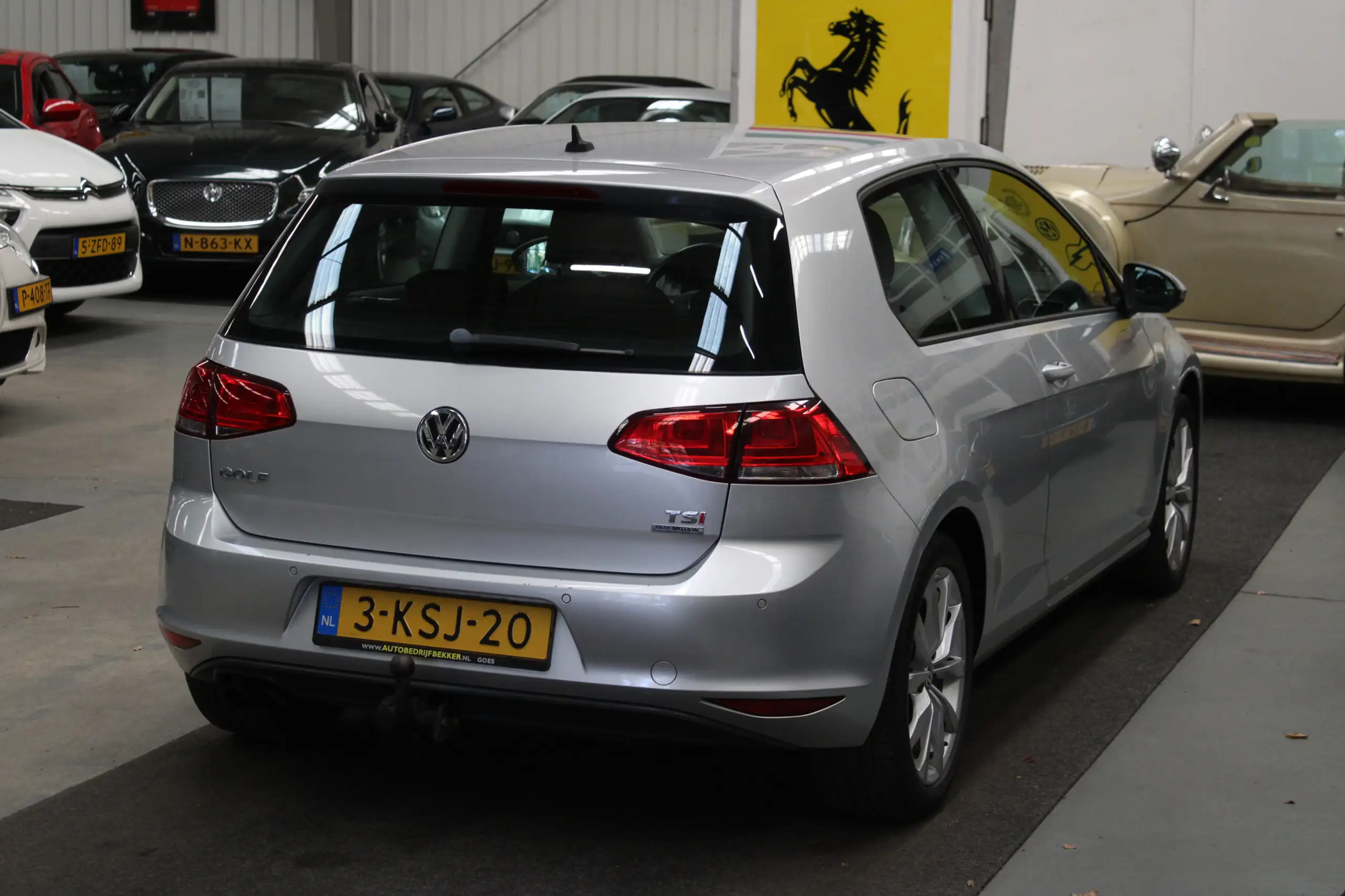 Volkswagen - Golf