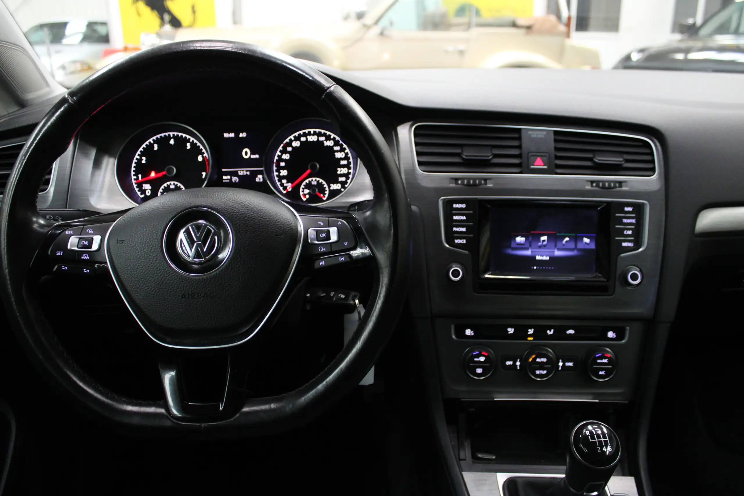 Volkswagen - Golf