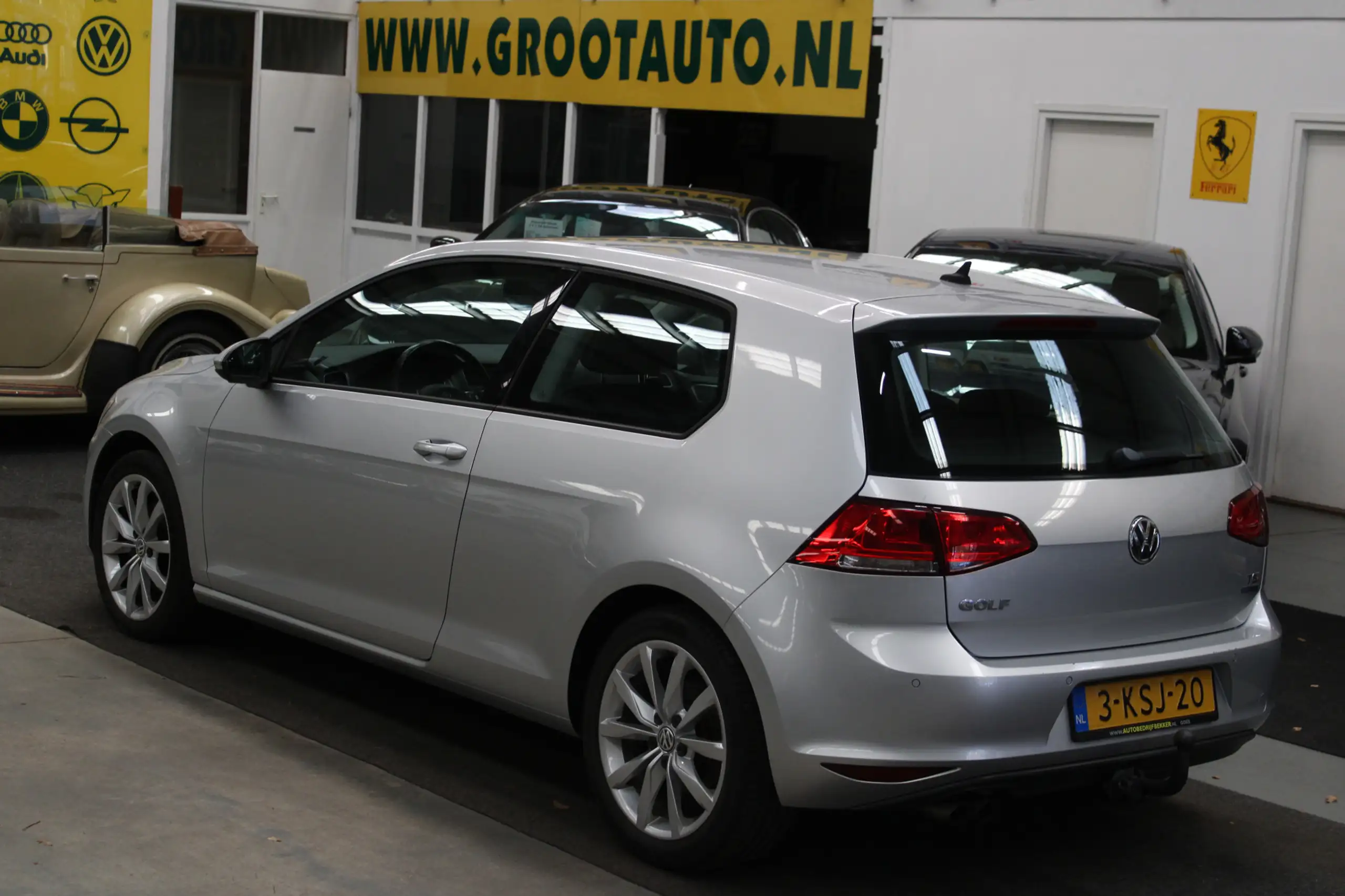 Volkswagen - Golf