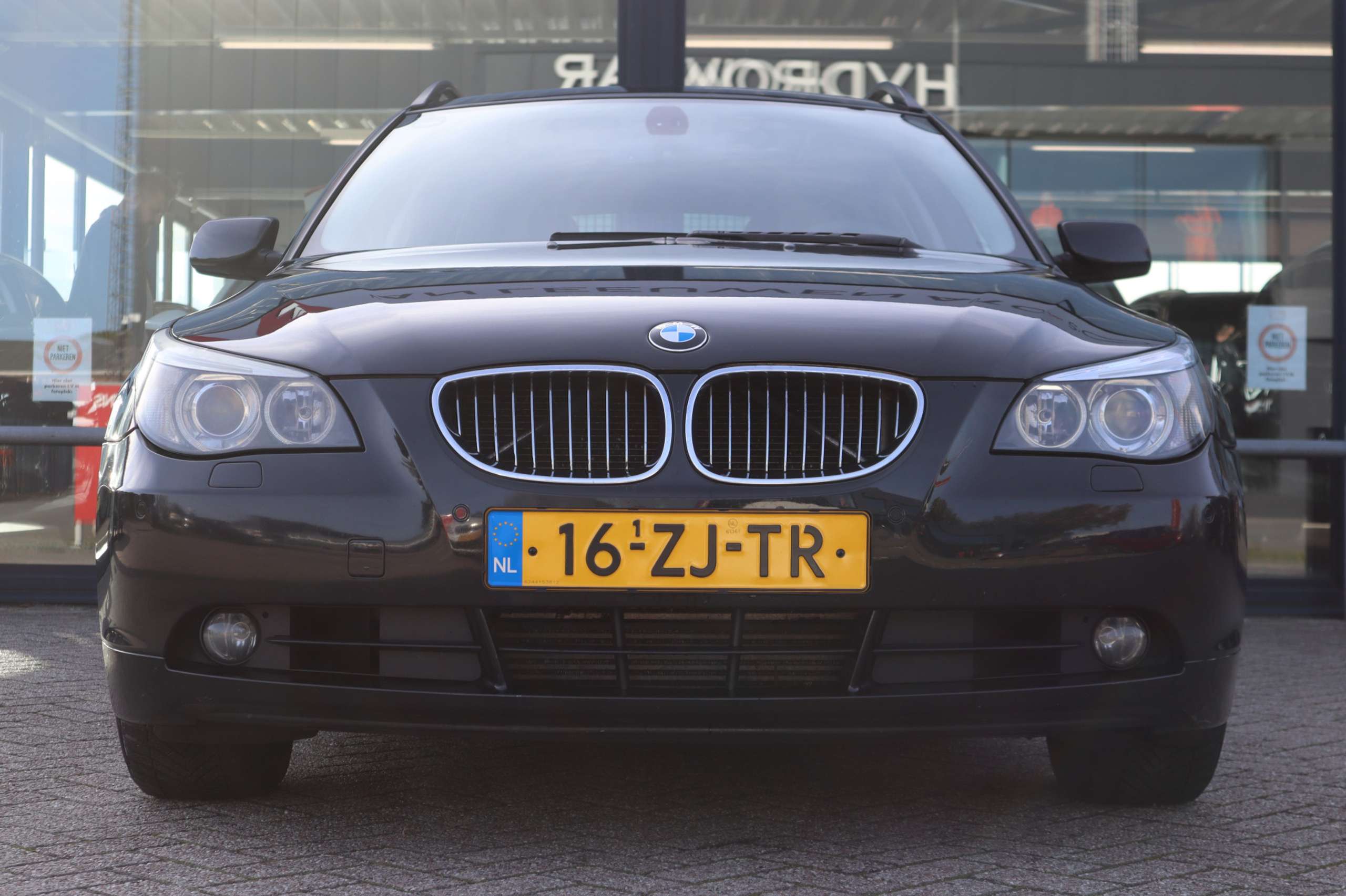 BMW - 525