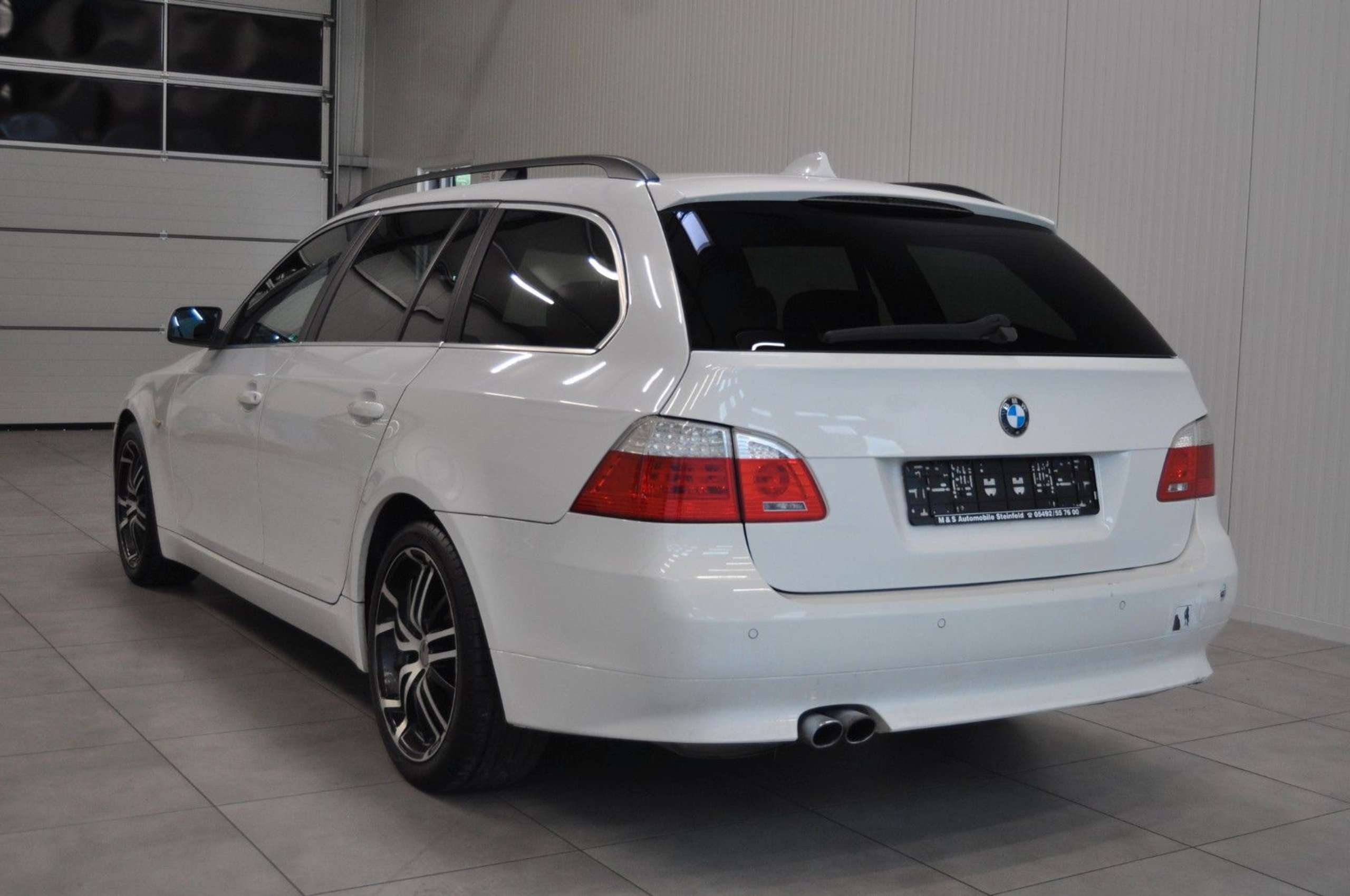 BMW - 525