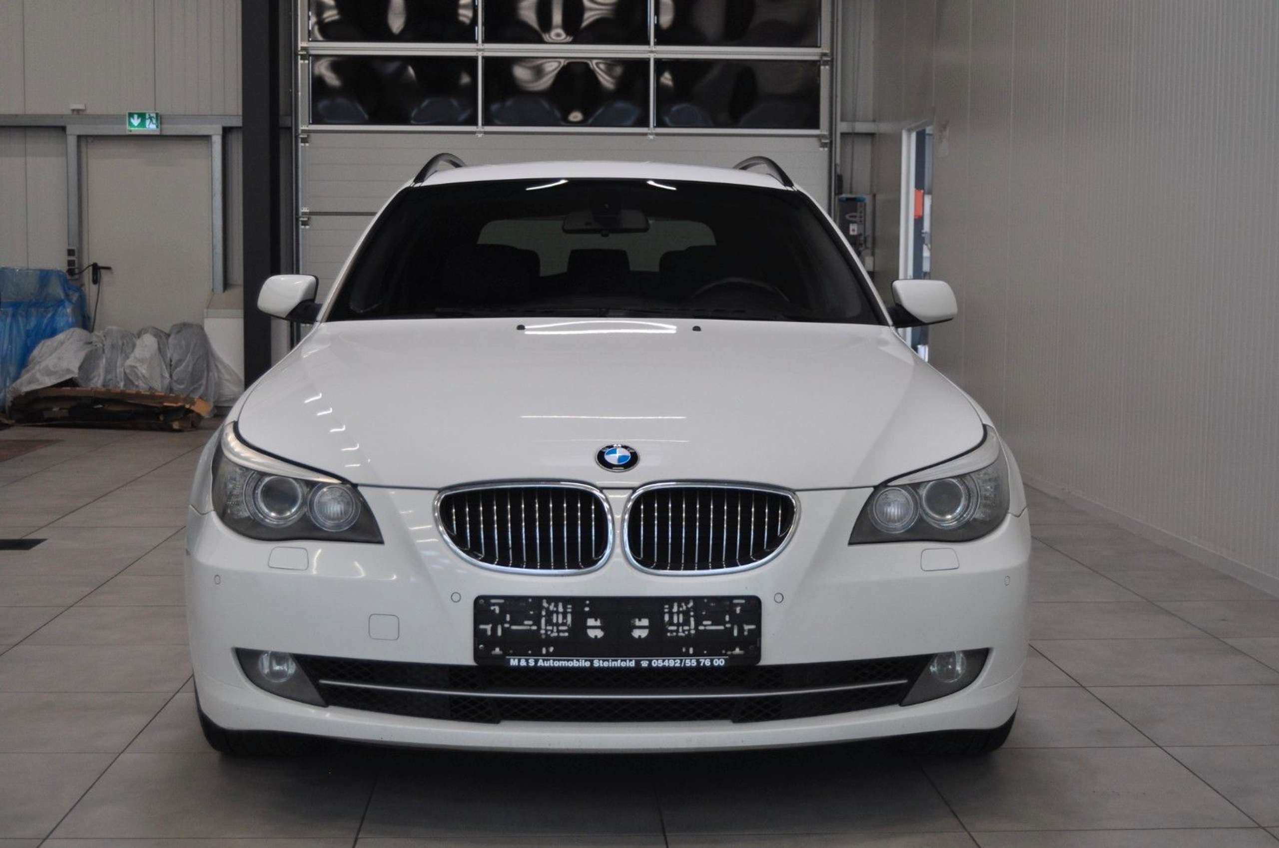 BMW - 525