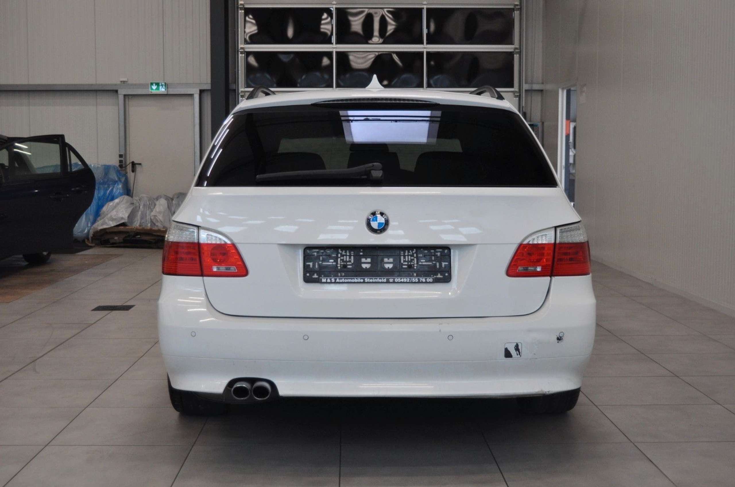 BMW - 525