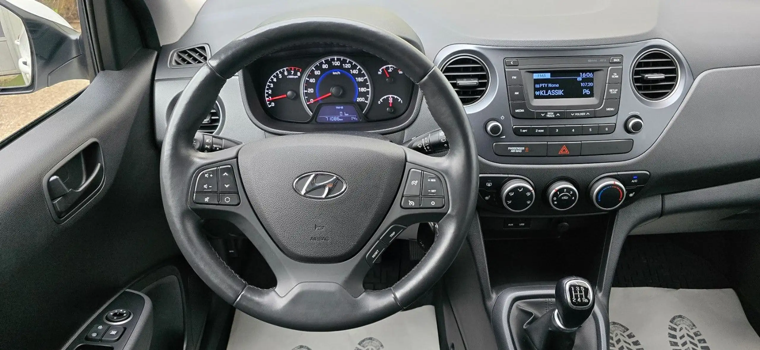 Hyundai - i10