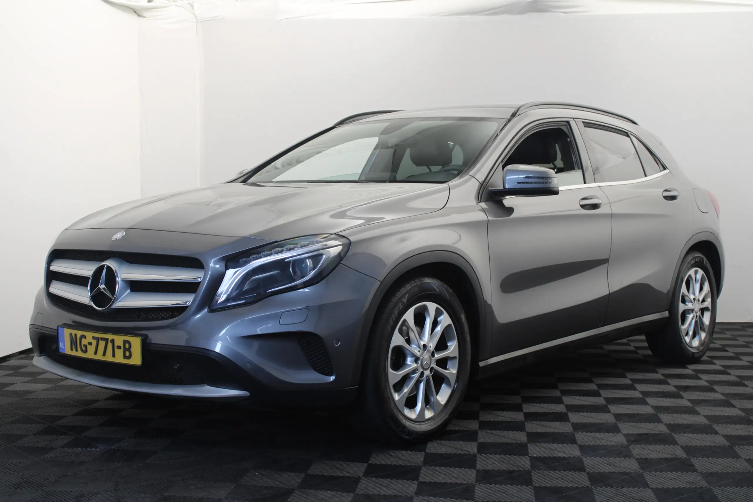 Mercedes-Benz - GLA 180