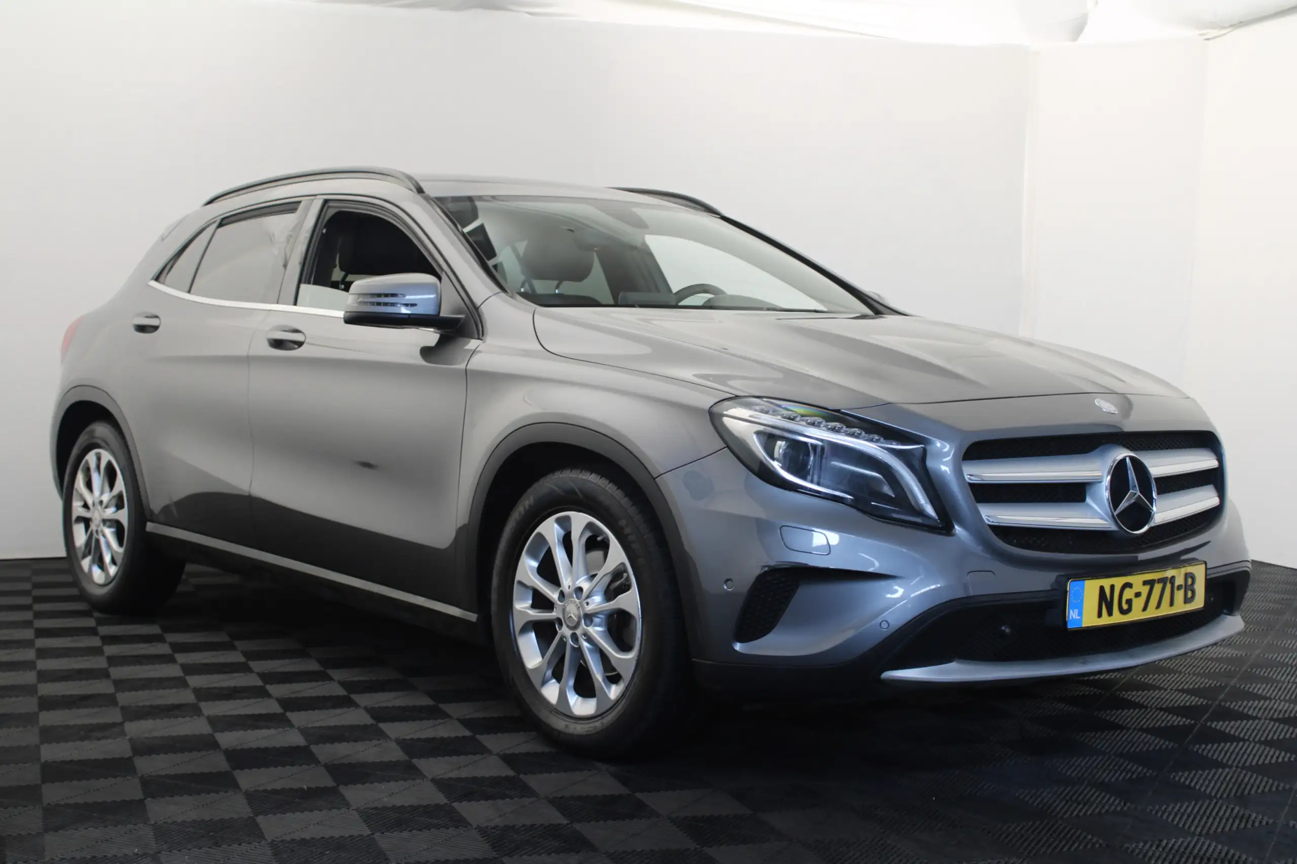 Mercedes-Benz - GLA 180