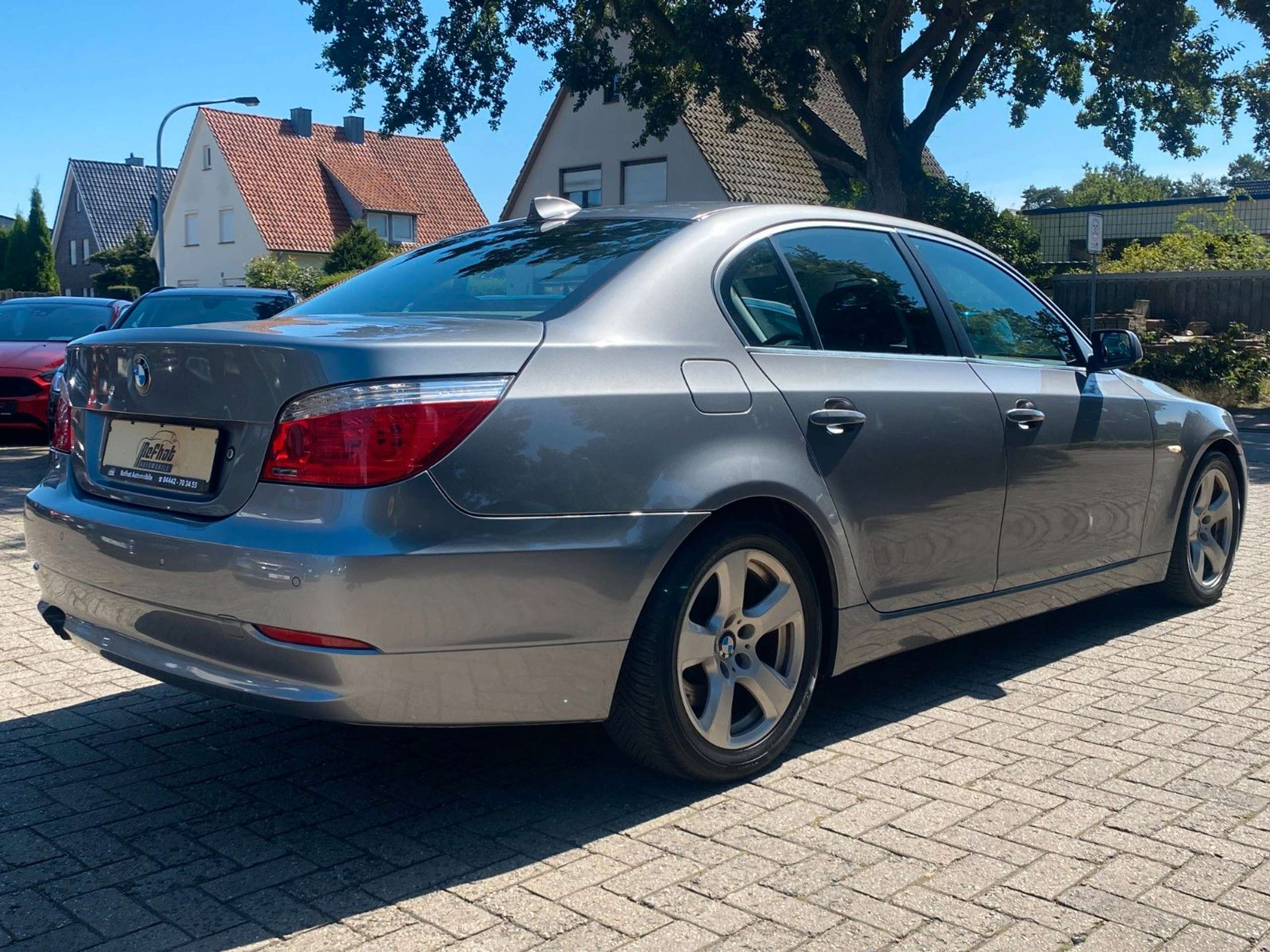 BMW - 525