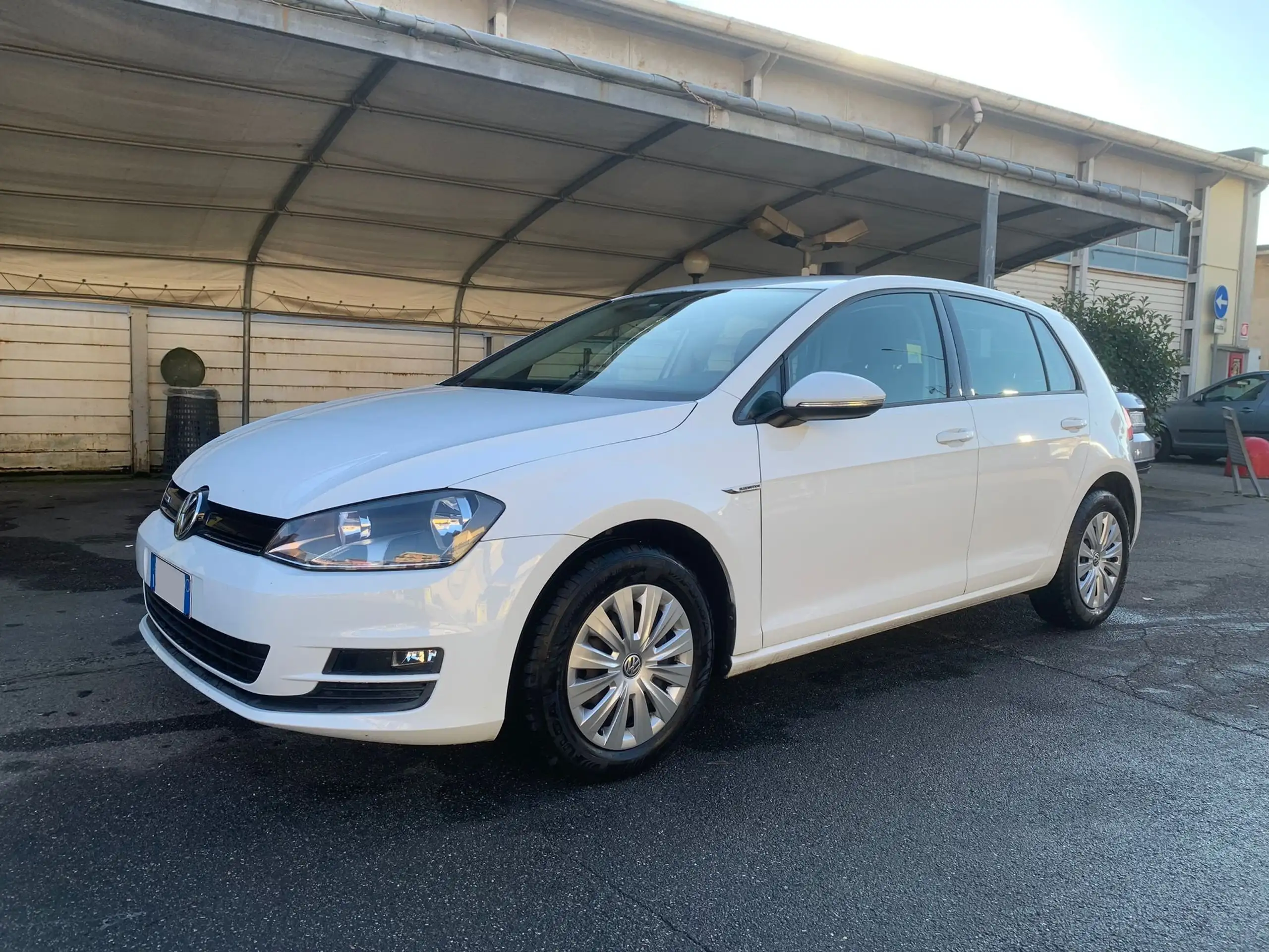 Volkswagen - Golf