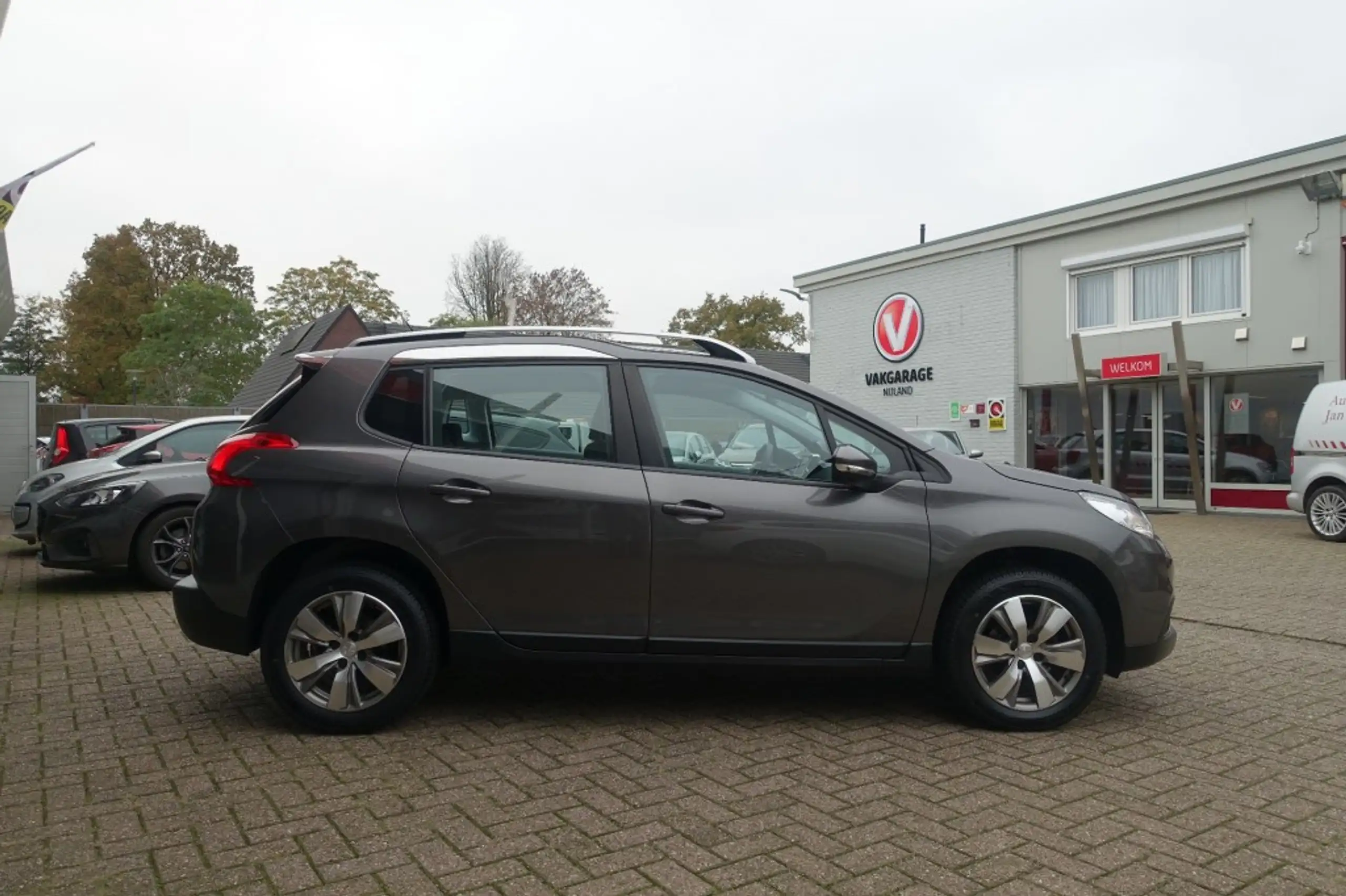 Peugeot - 2008