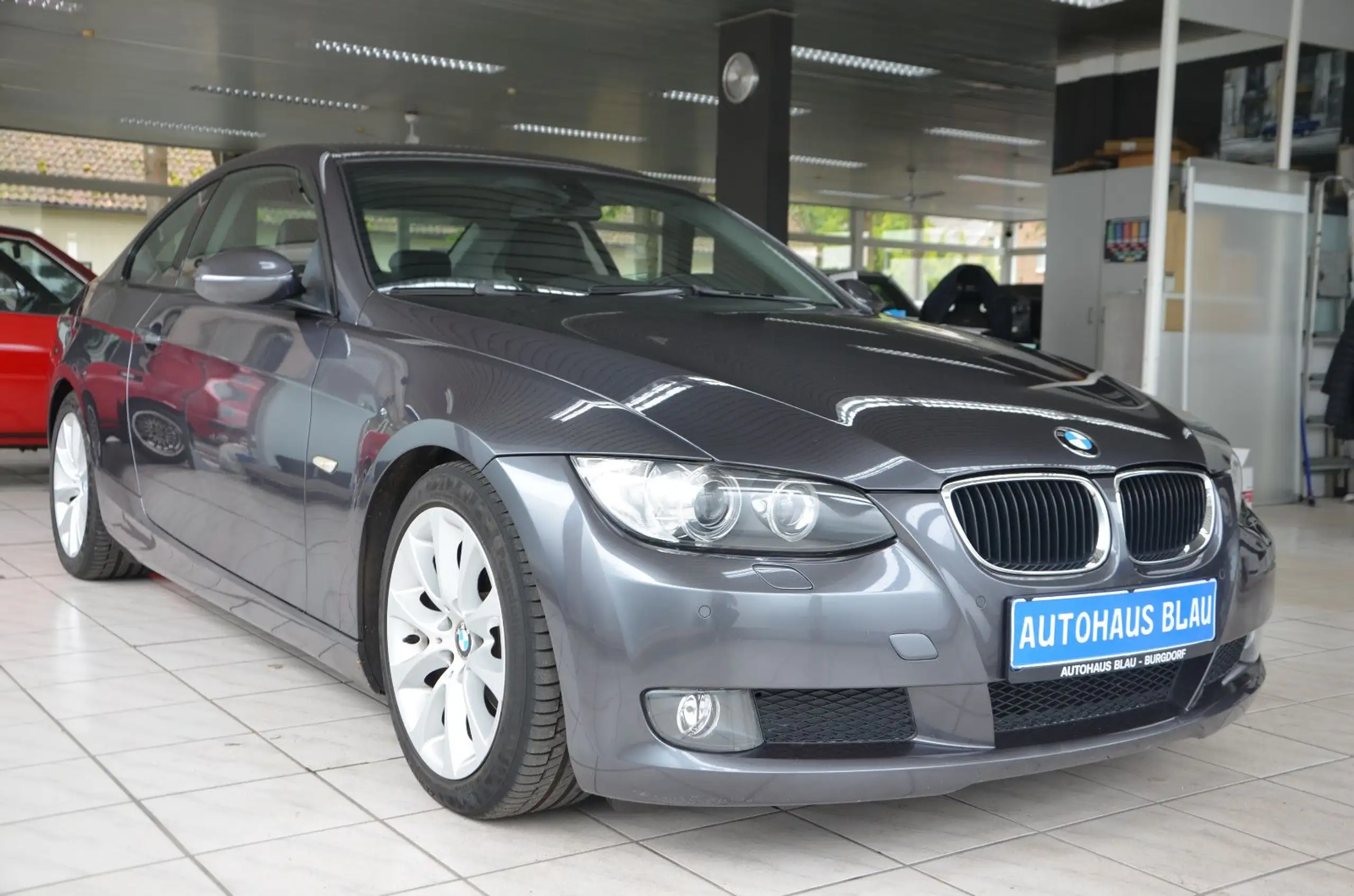 BMW - 320