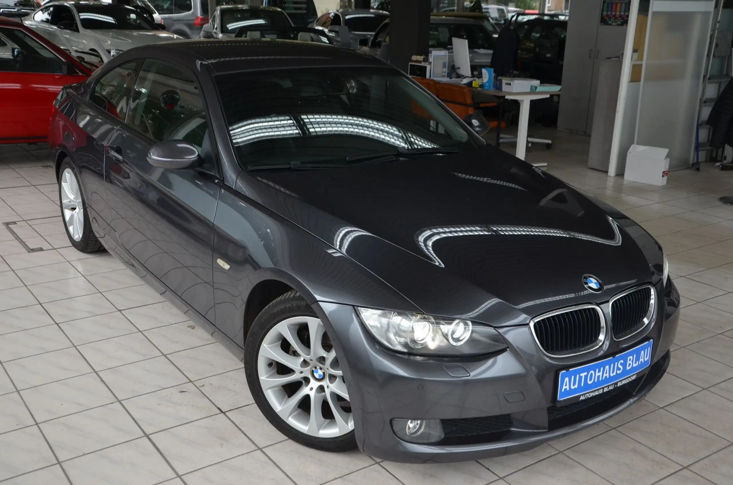 BMW - 320