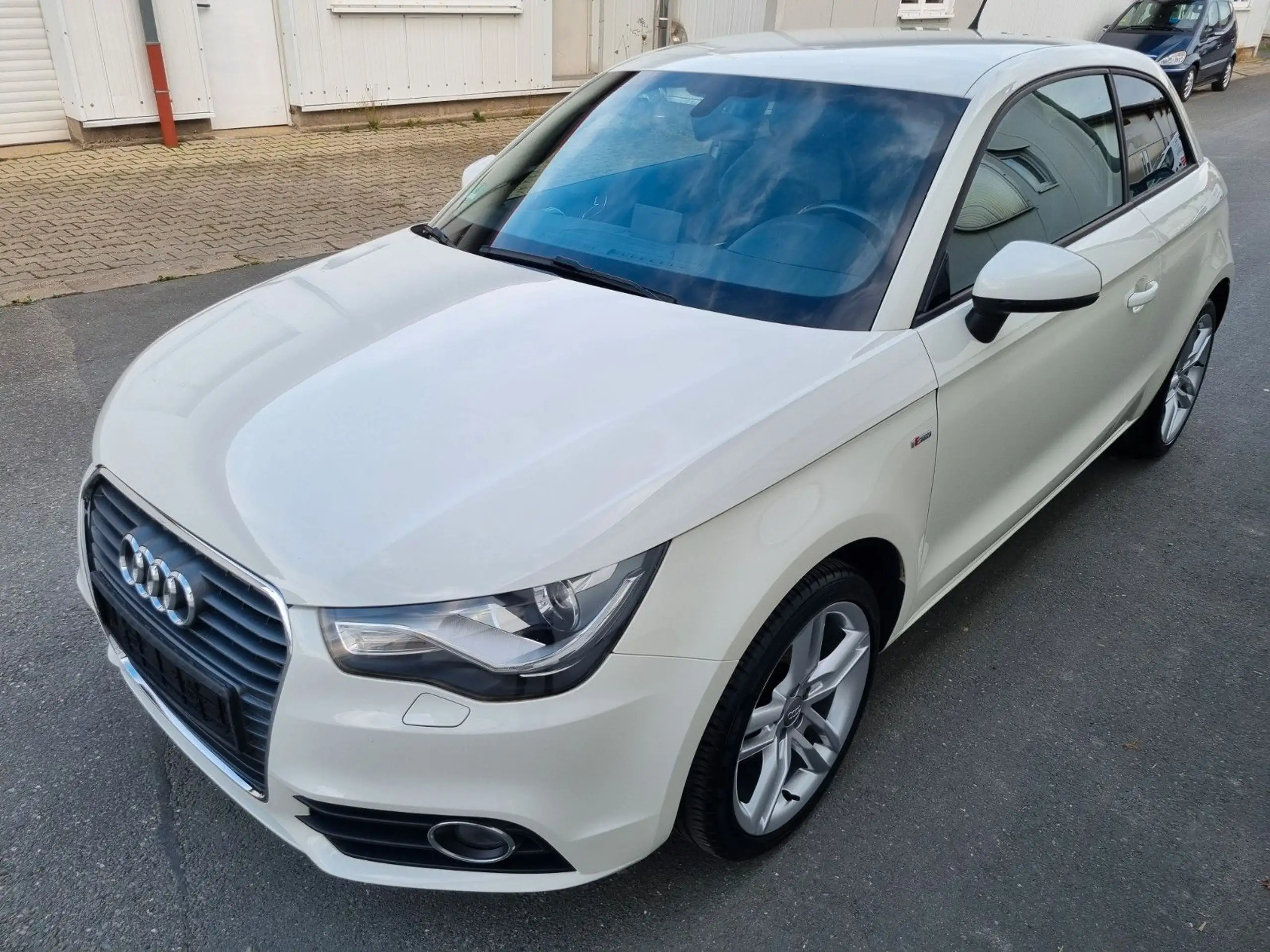 Audi - A1