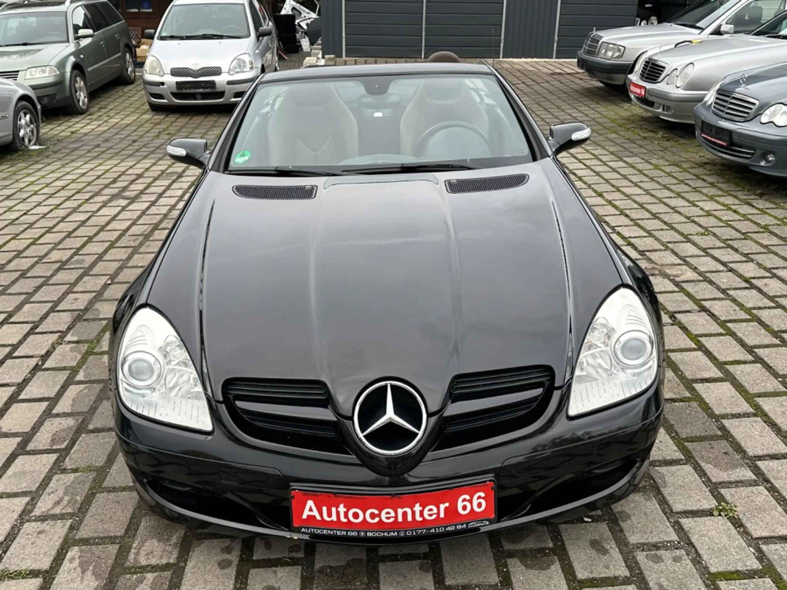 Mercedes-Benz - SLK 200