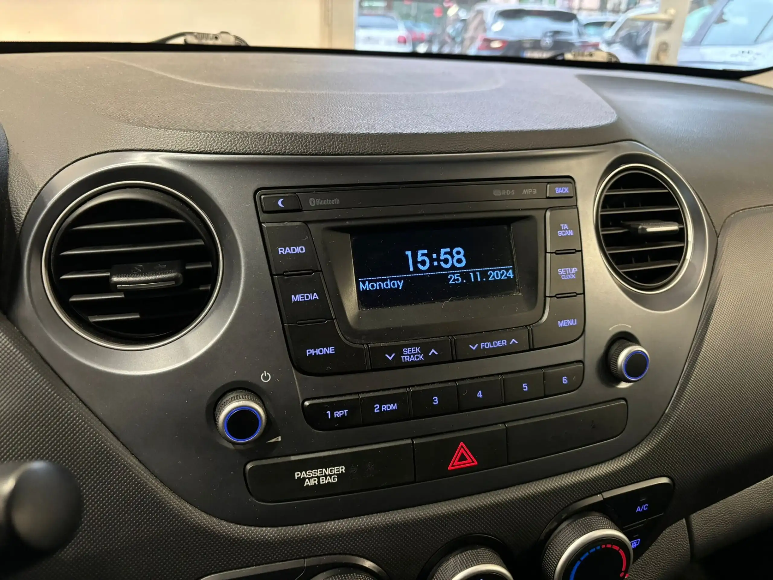 Hyundai - i10