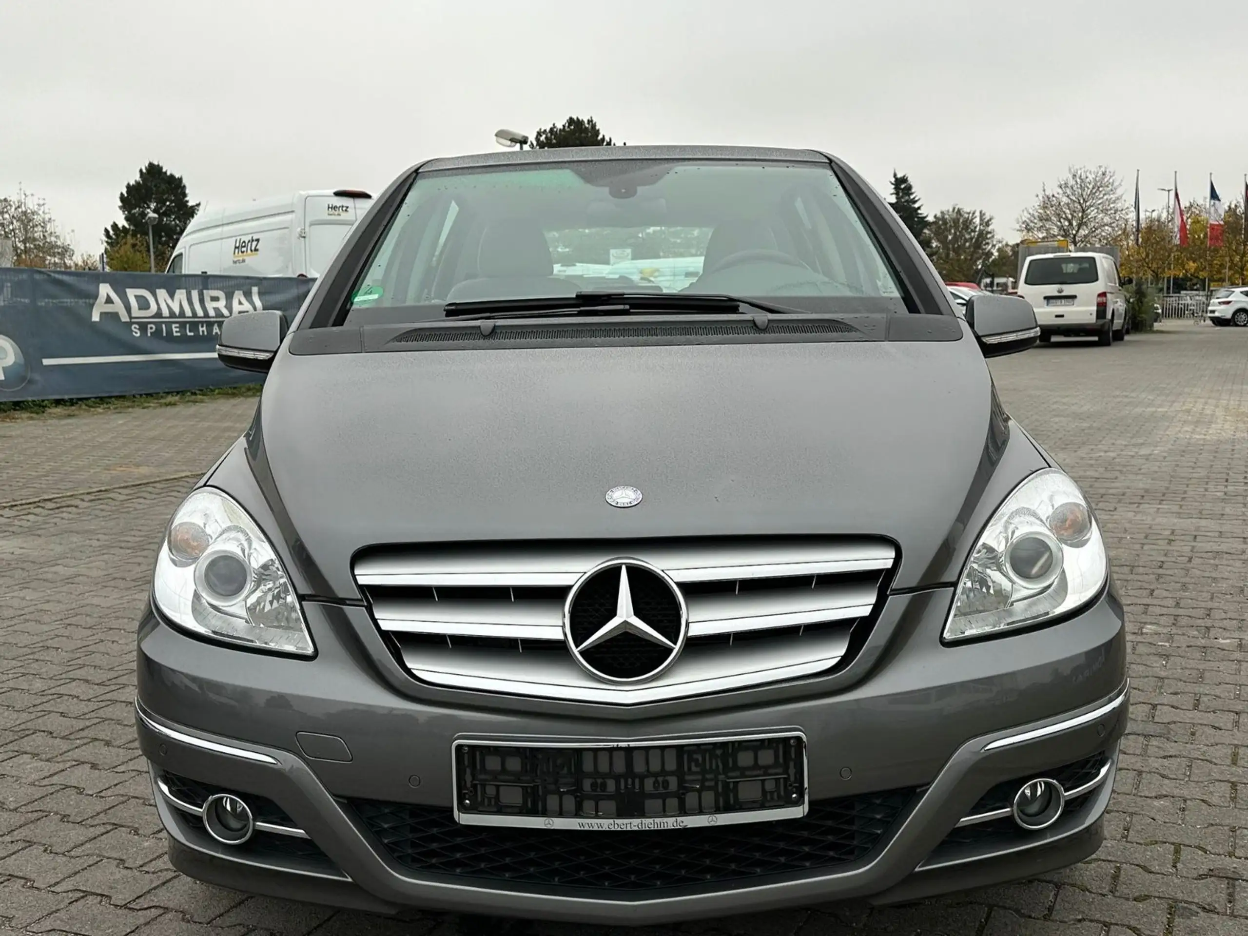 Mercedes-Benz - B 200