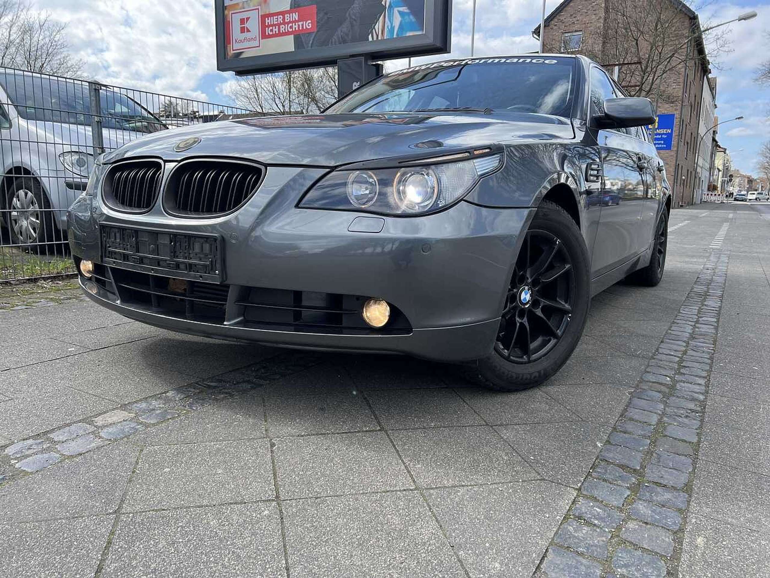 BMW - 520