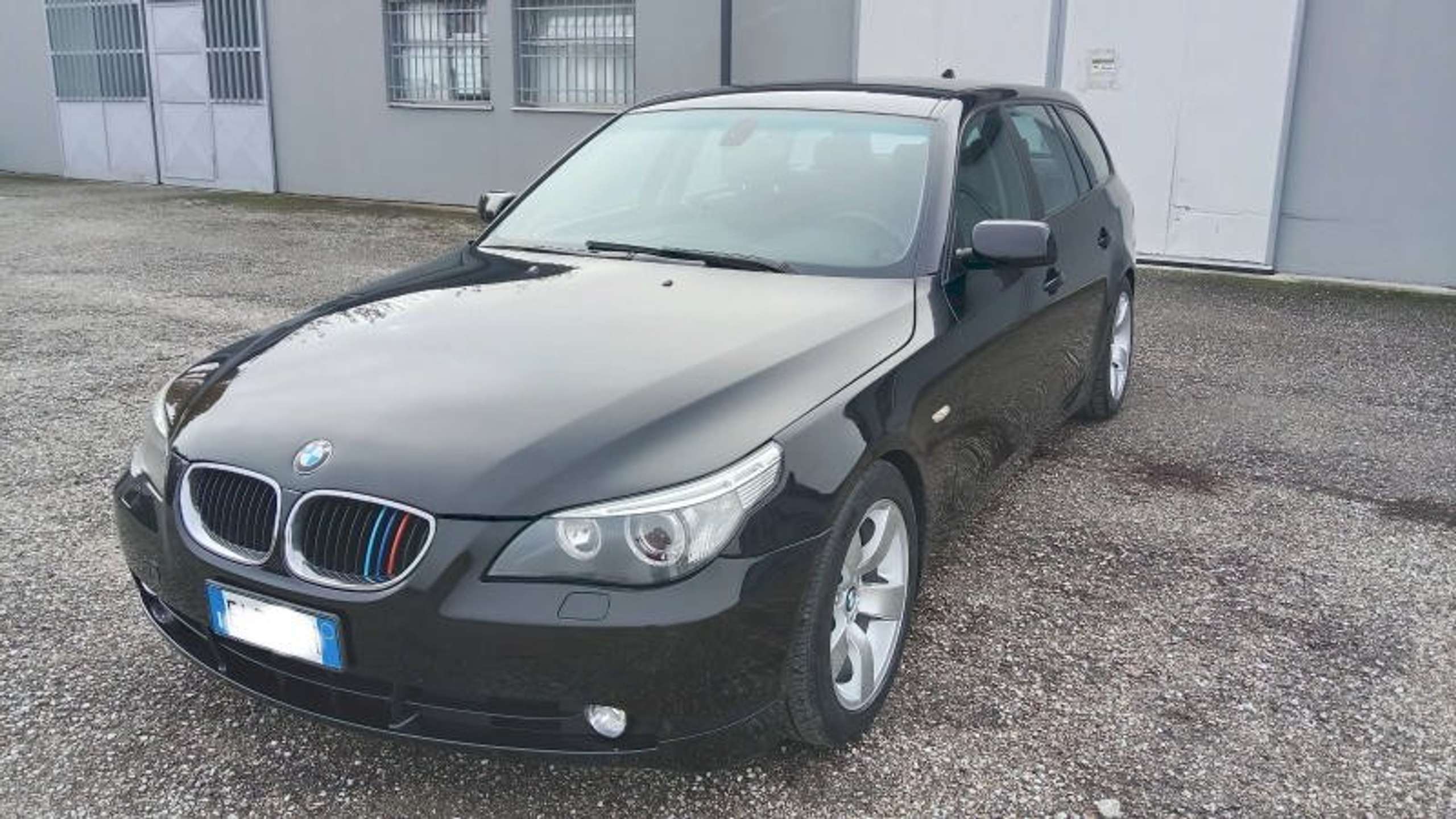 BMW - 530