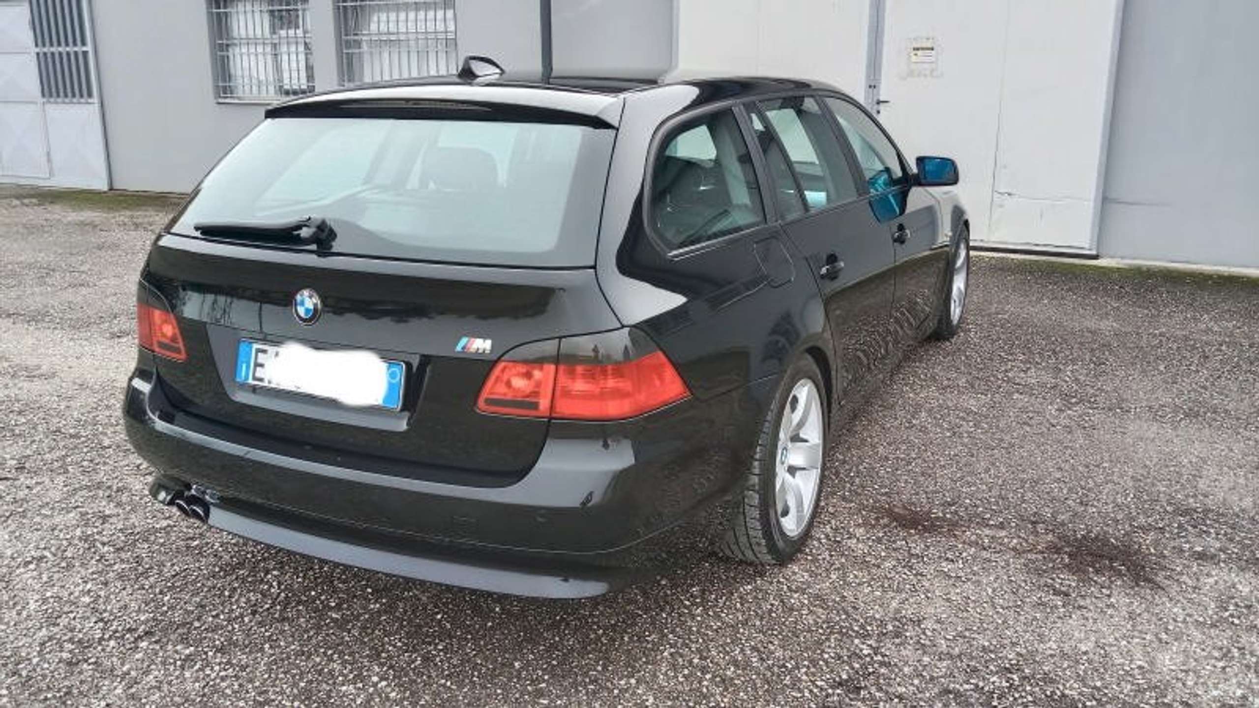 BMW - 530