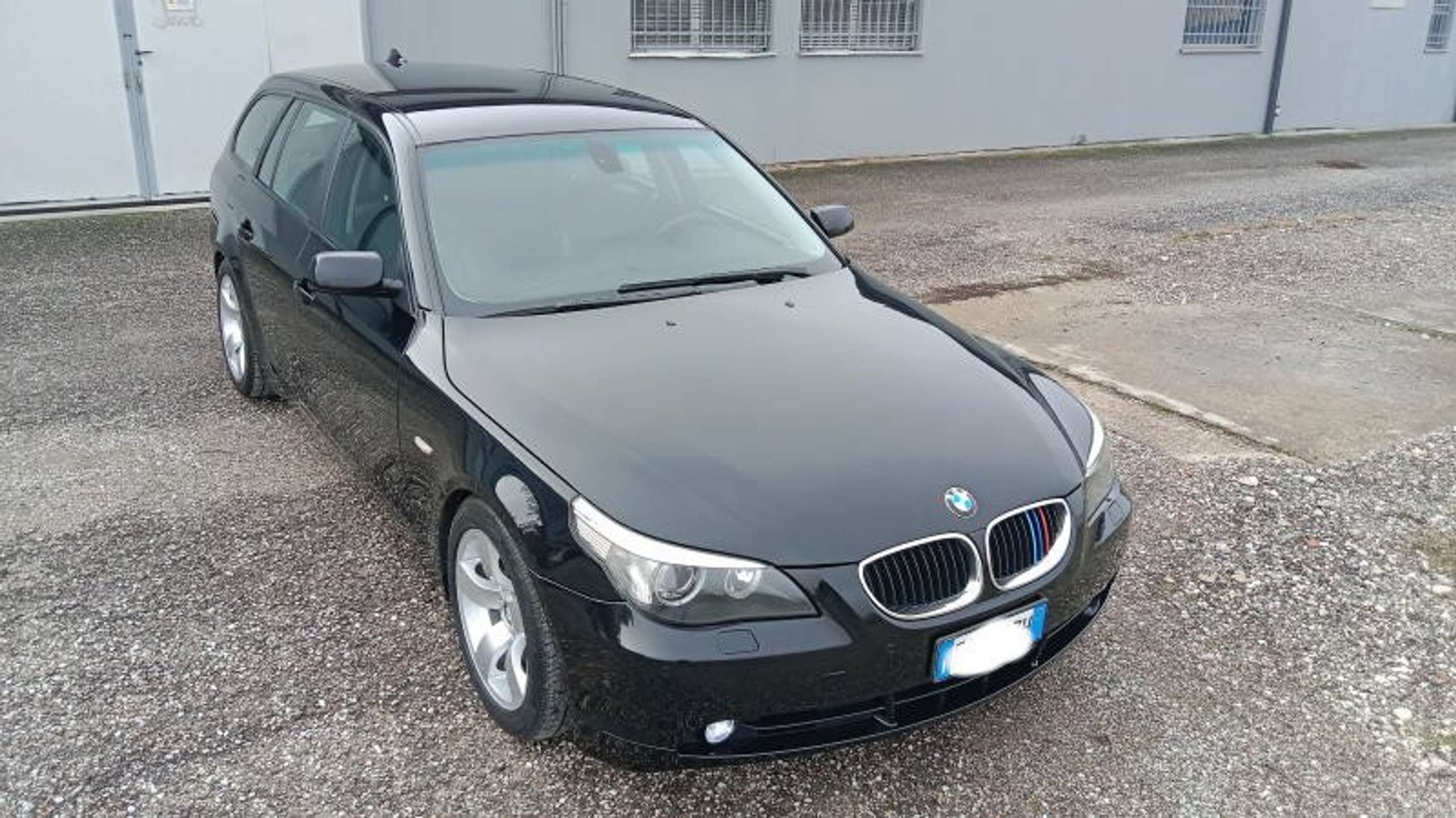 BMW - 530