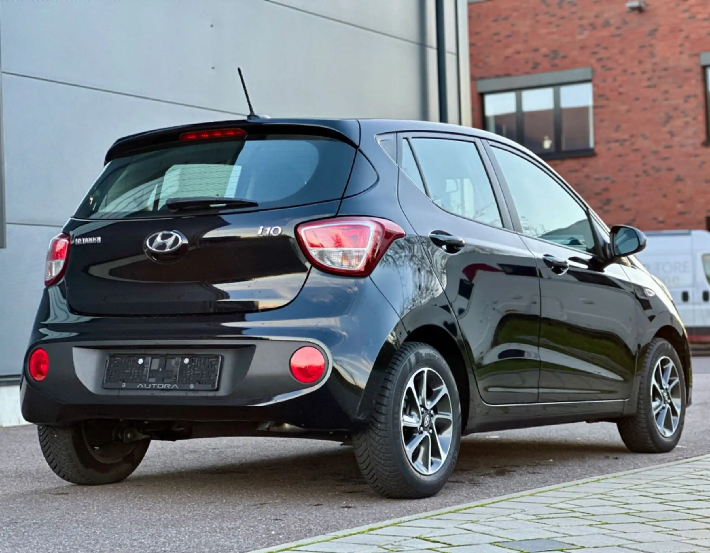 Hyundai - i10