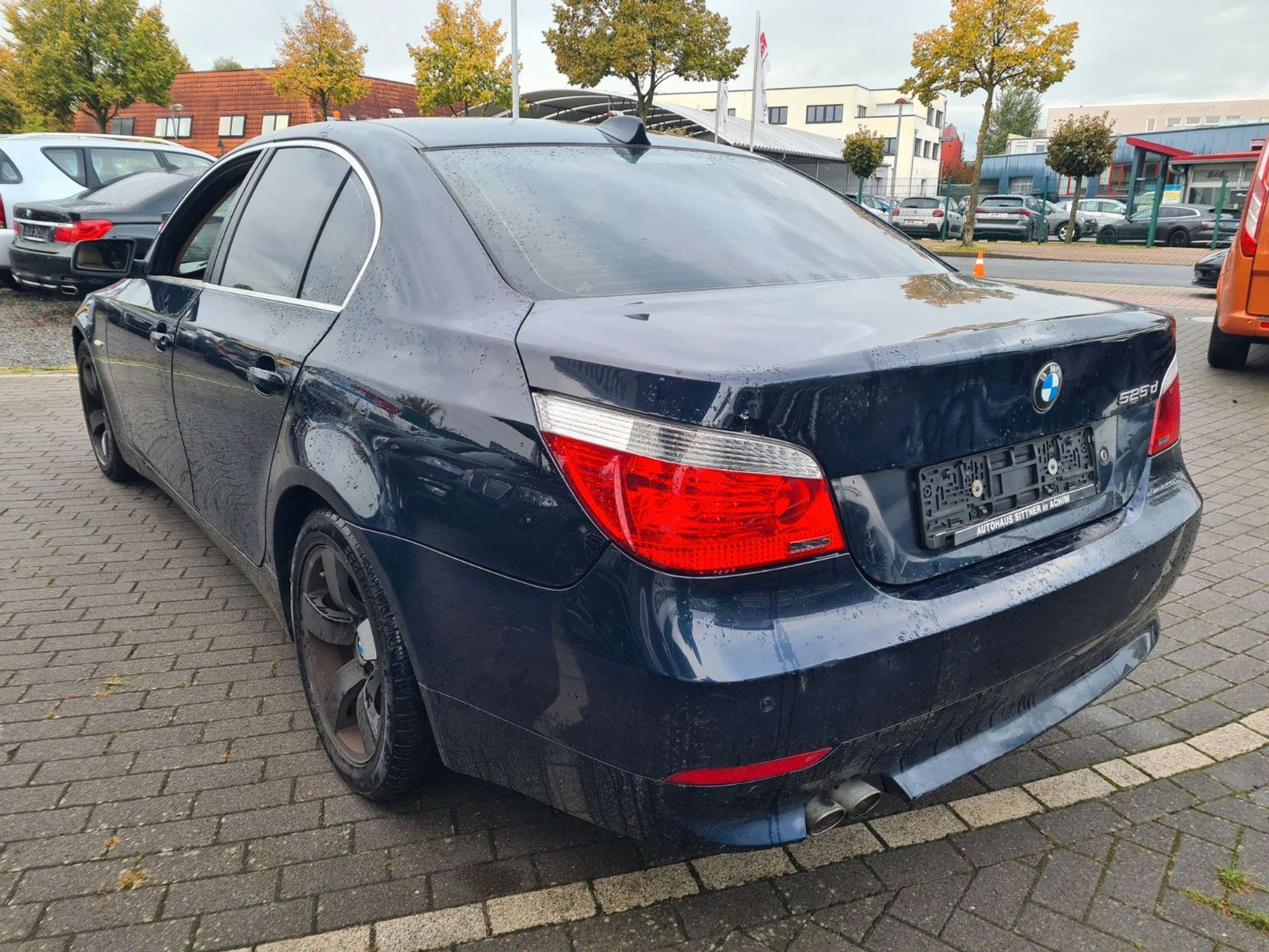 BMW - 525