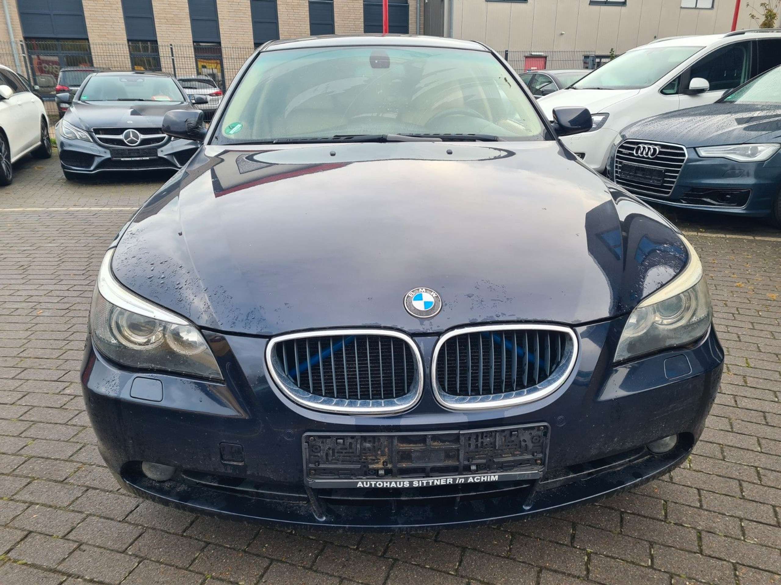 BMW - 525