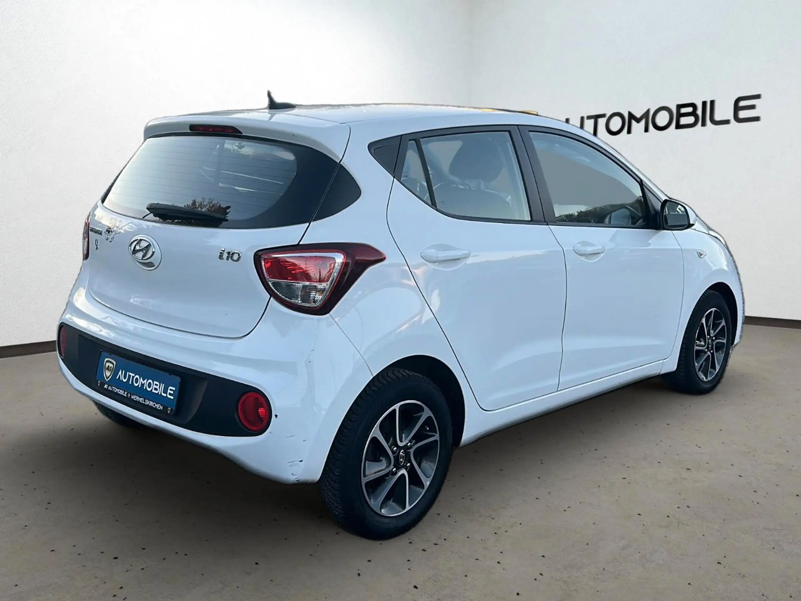 Hyundai - i10