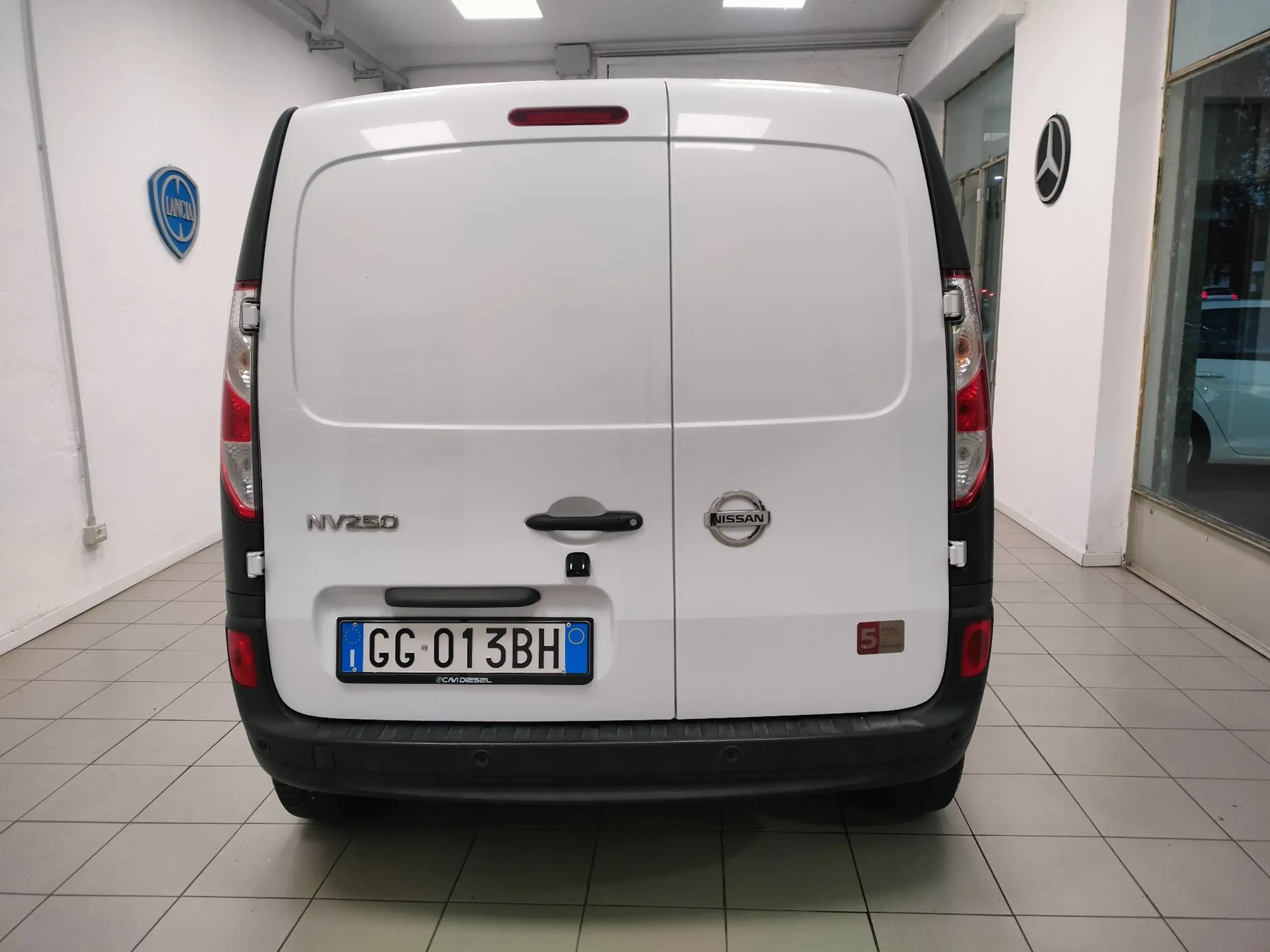 Nissan - NV250