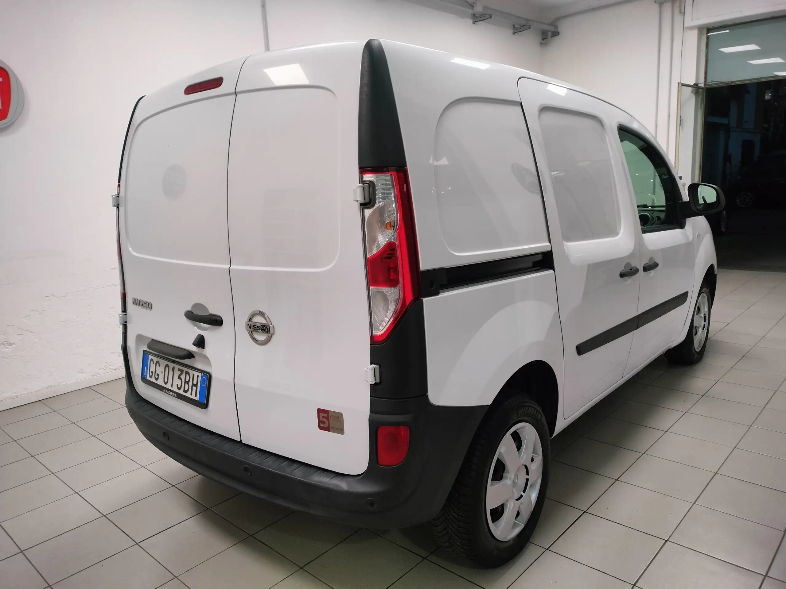 Nissan - NV250