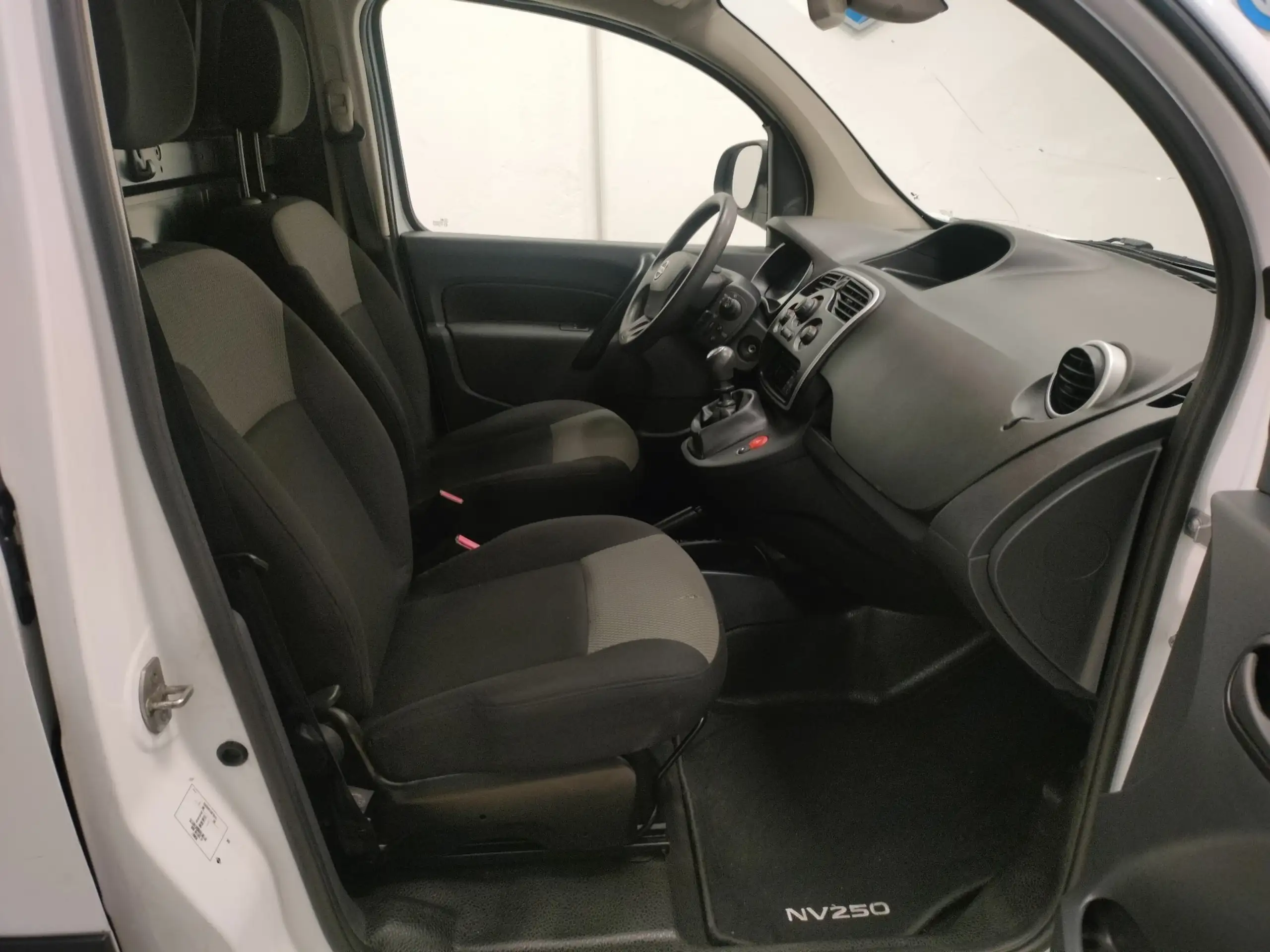 Nissan - NV250