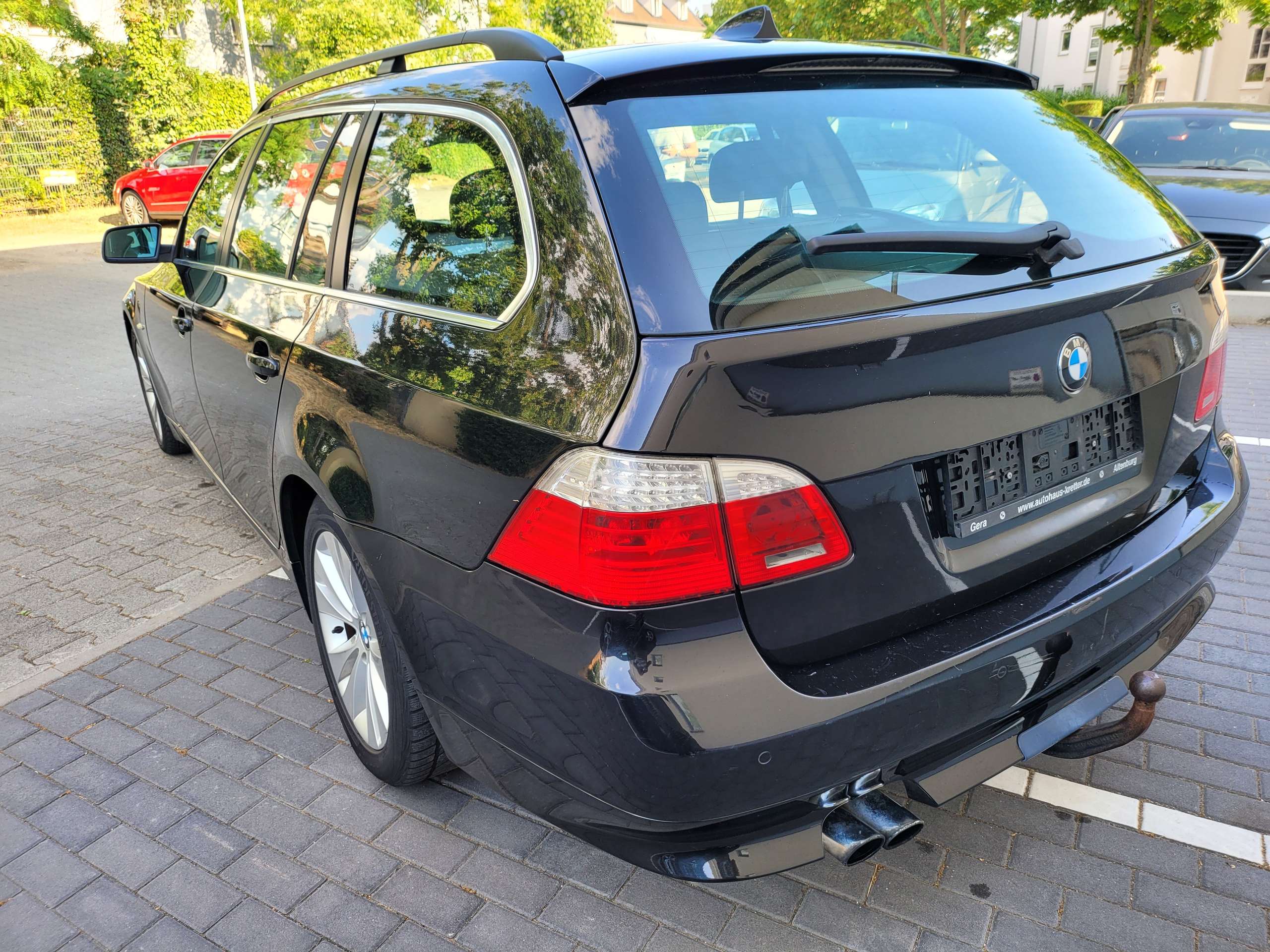 BMW - 525