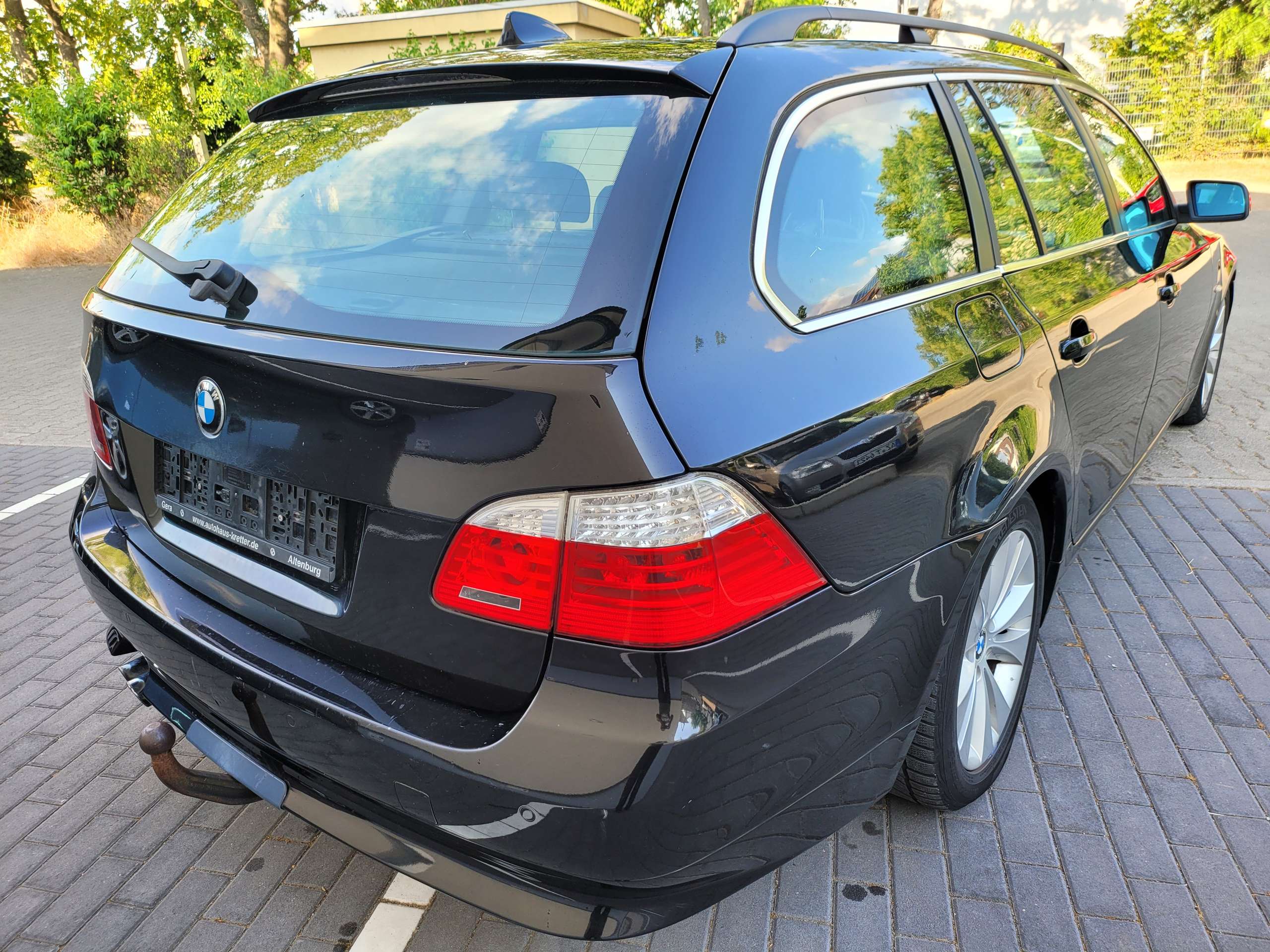 BMW - 525