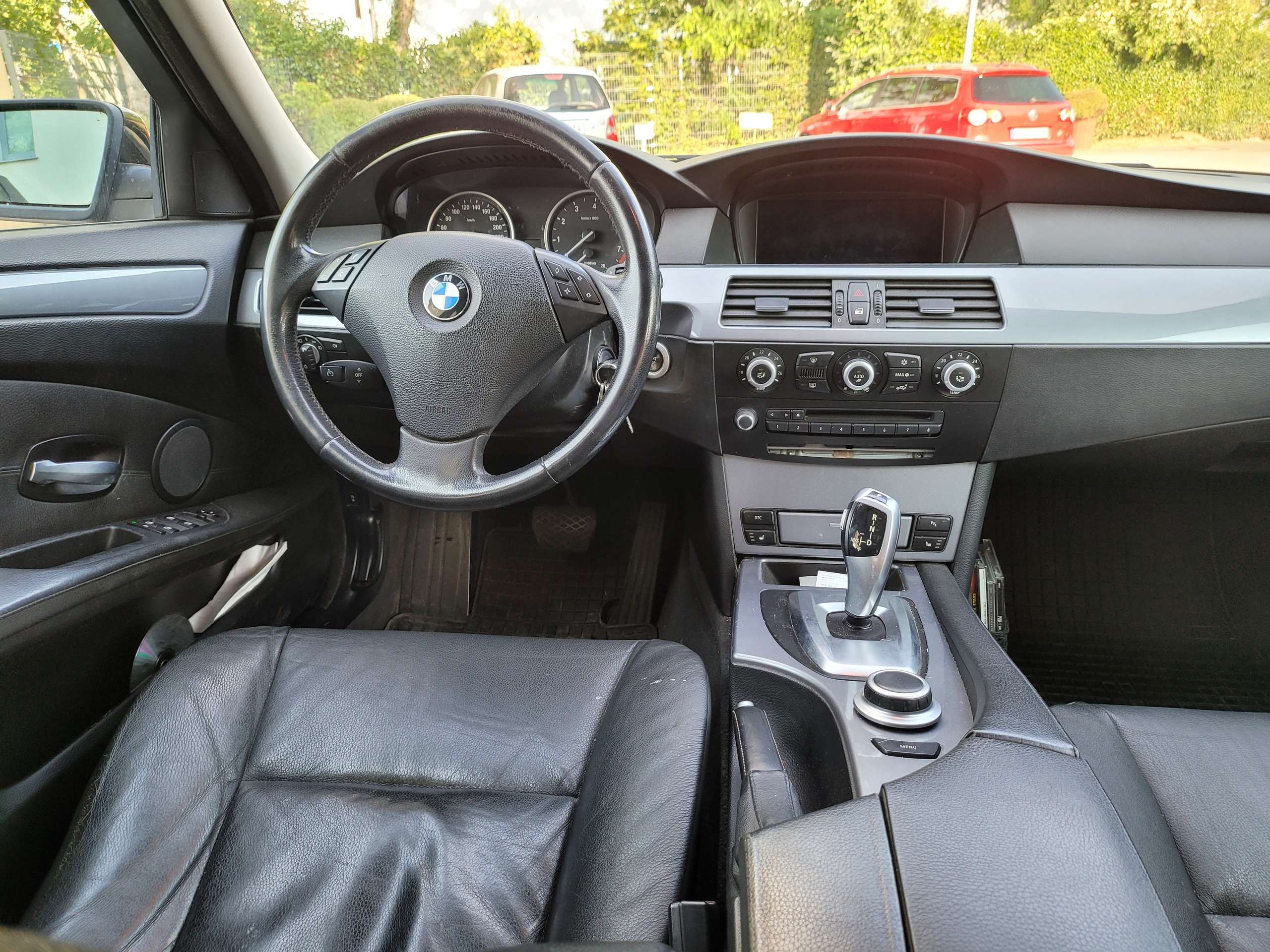 BMW - 525