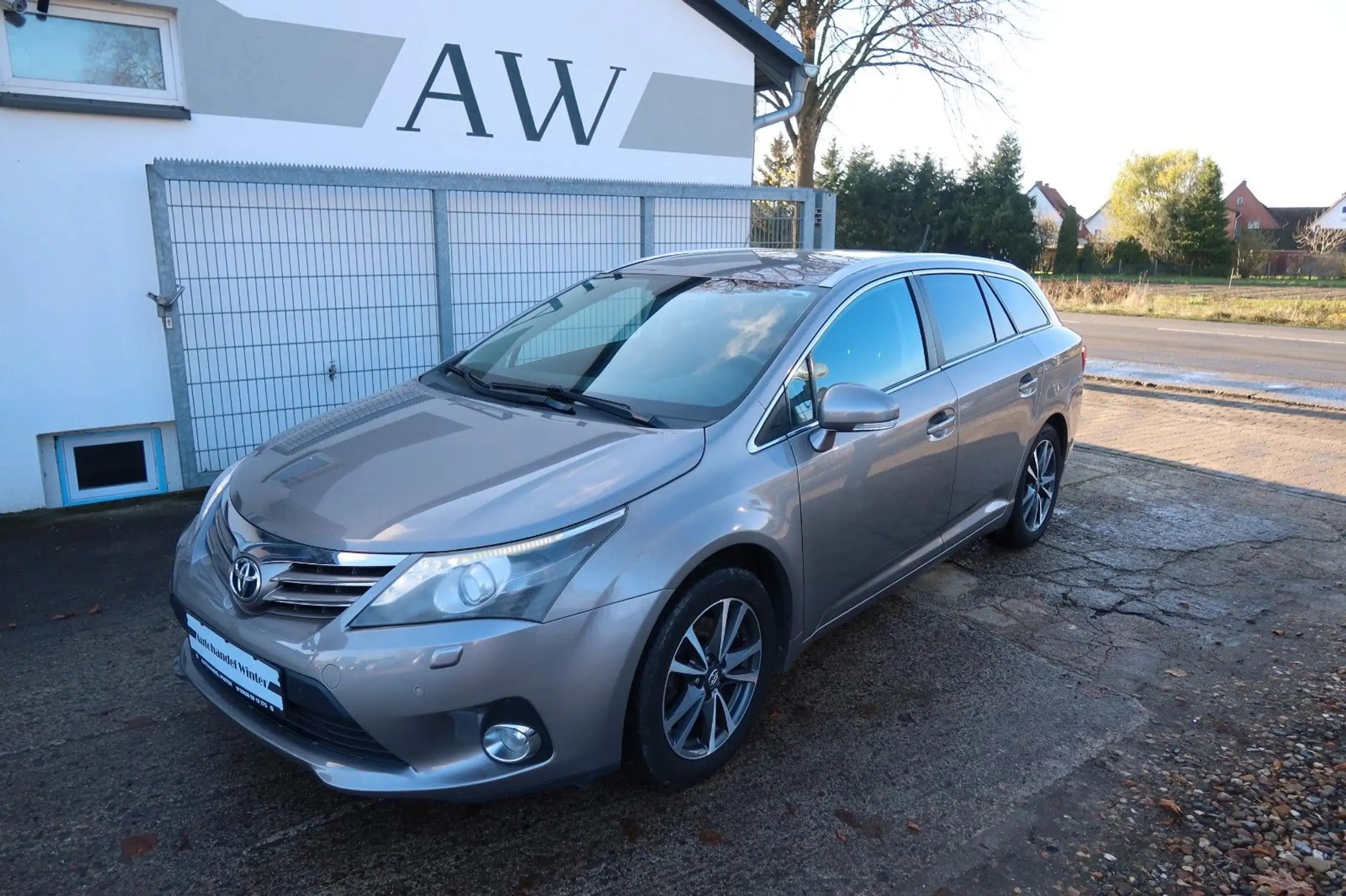 Toyota - Avensis