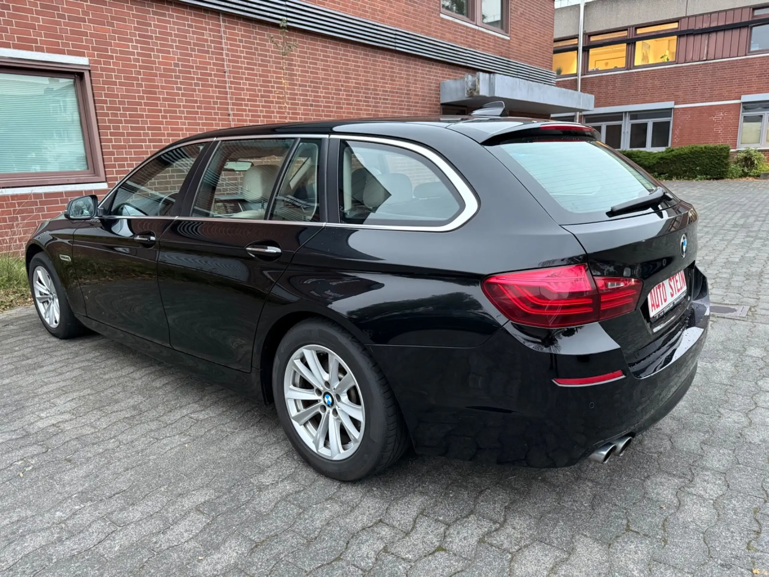 BMW - 525