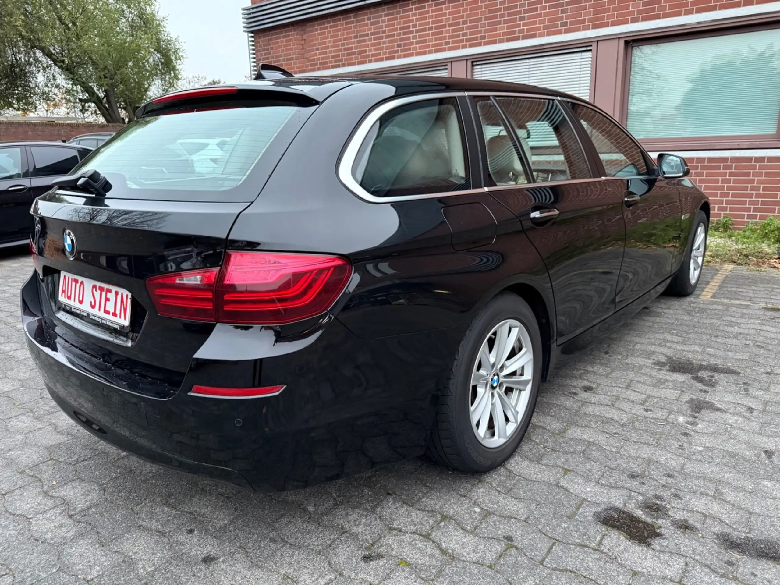 BMW - 525