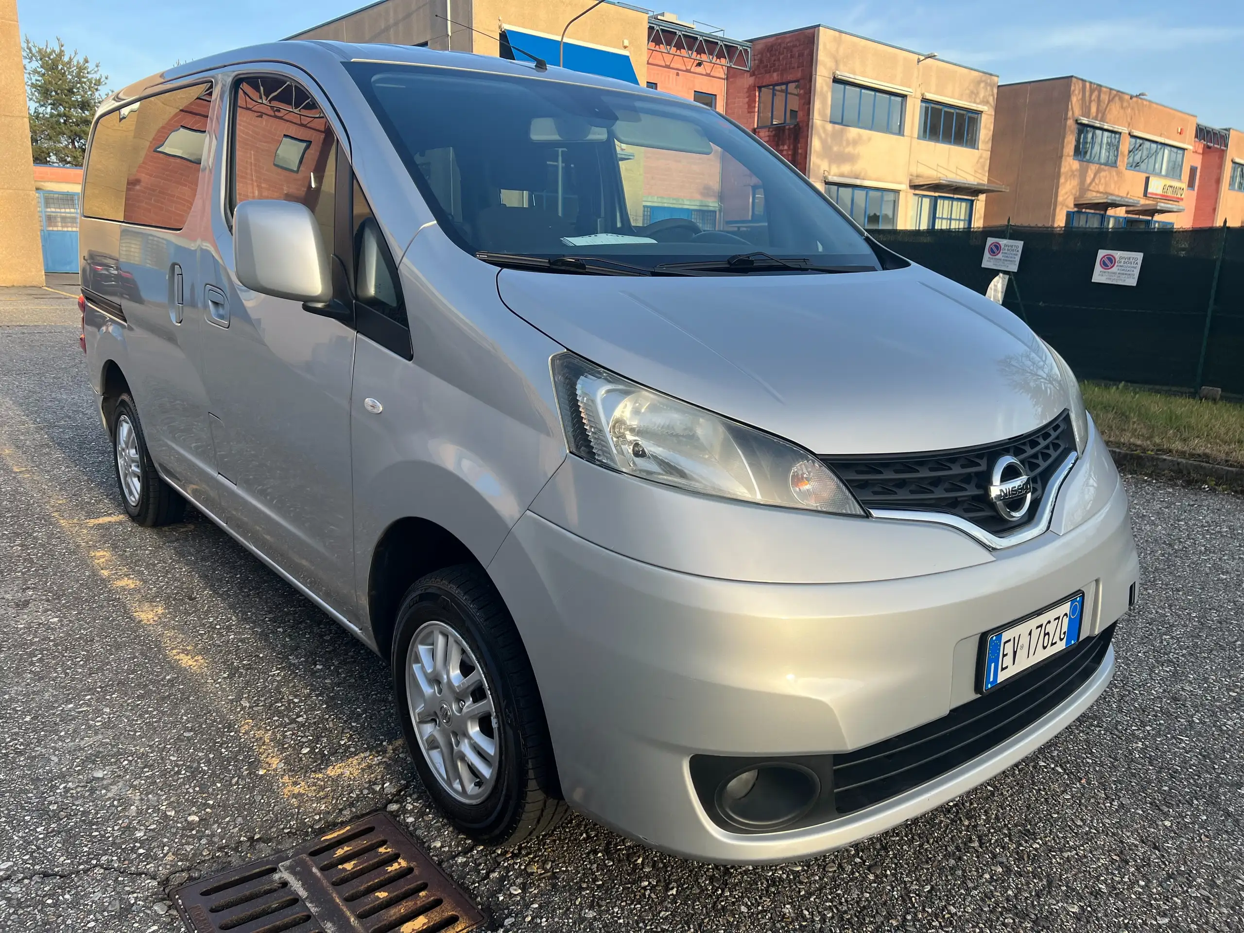 Nissan - Evalia