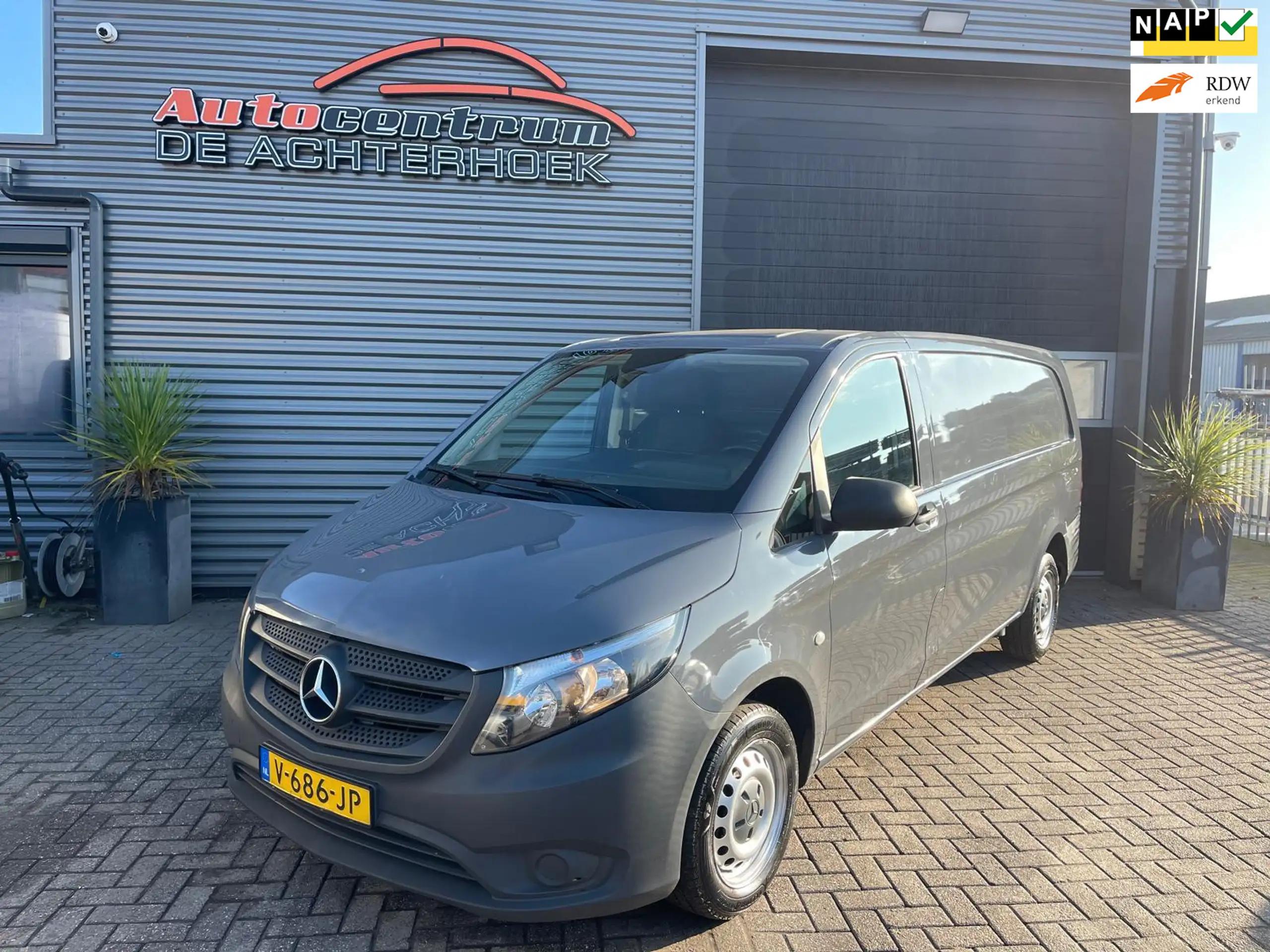 Mercedes-Benz - Vito