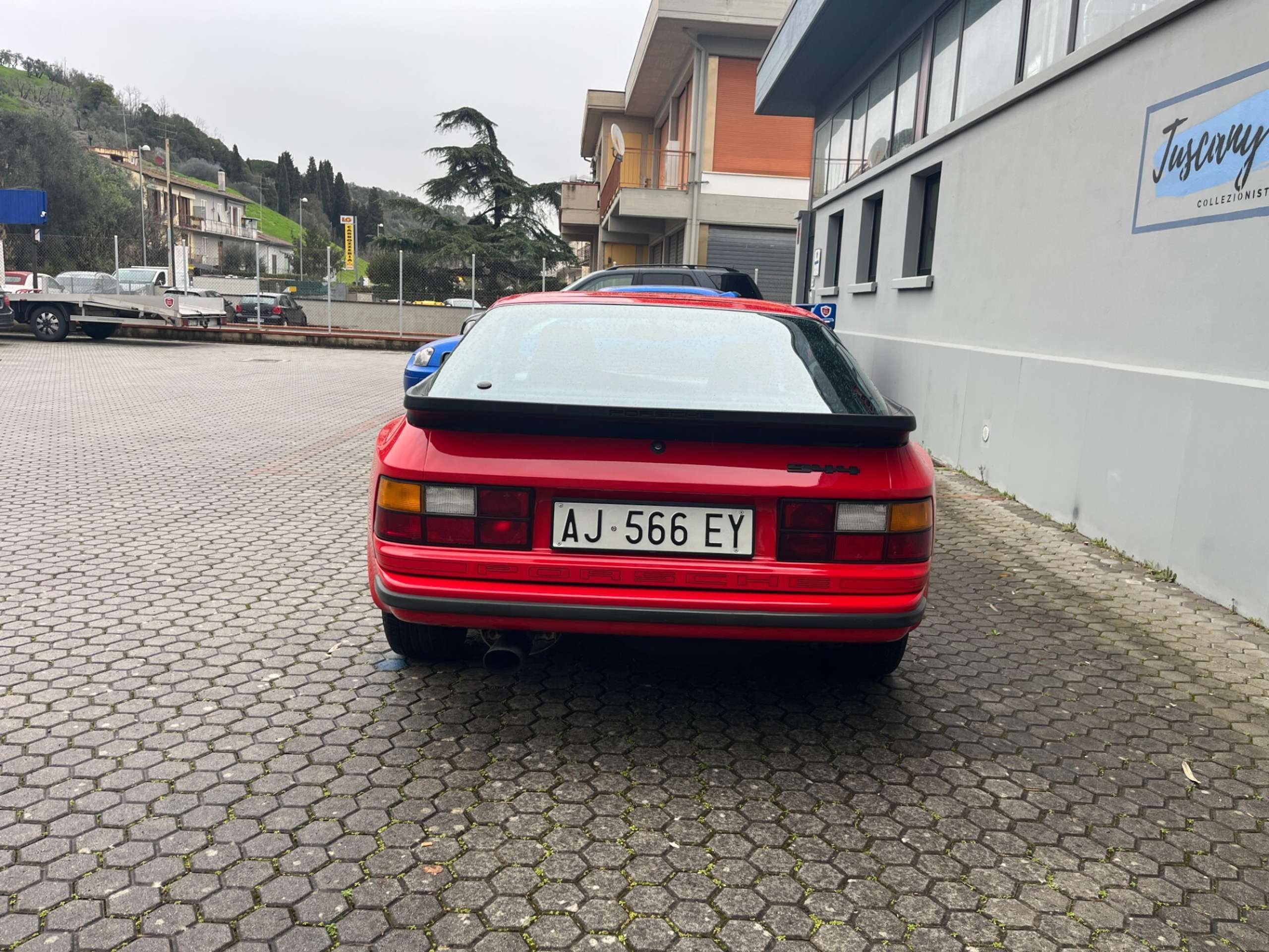 Porsche - 944