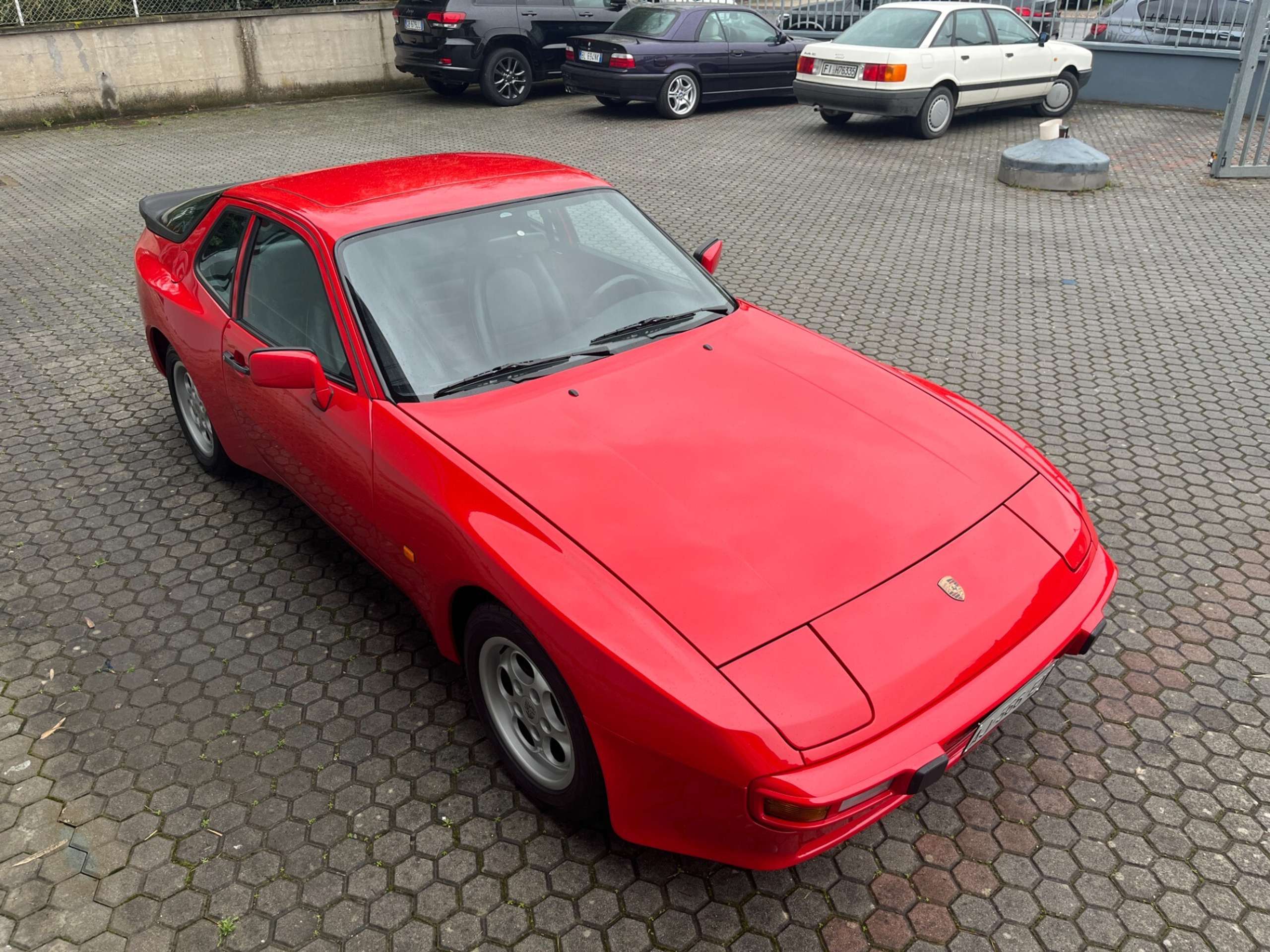 Porsche - 944