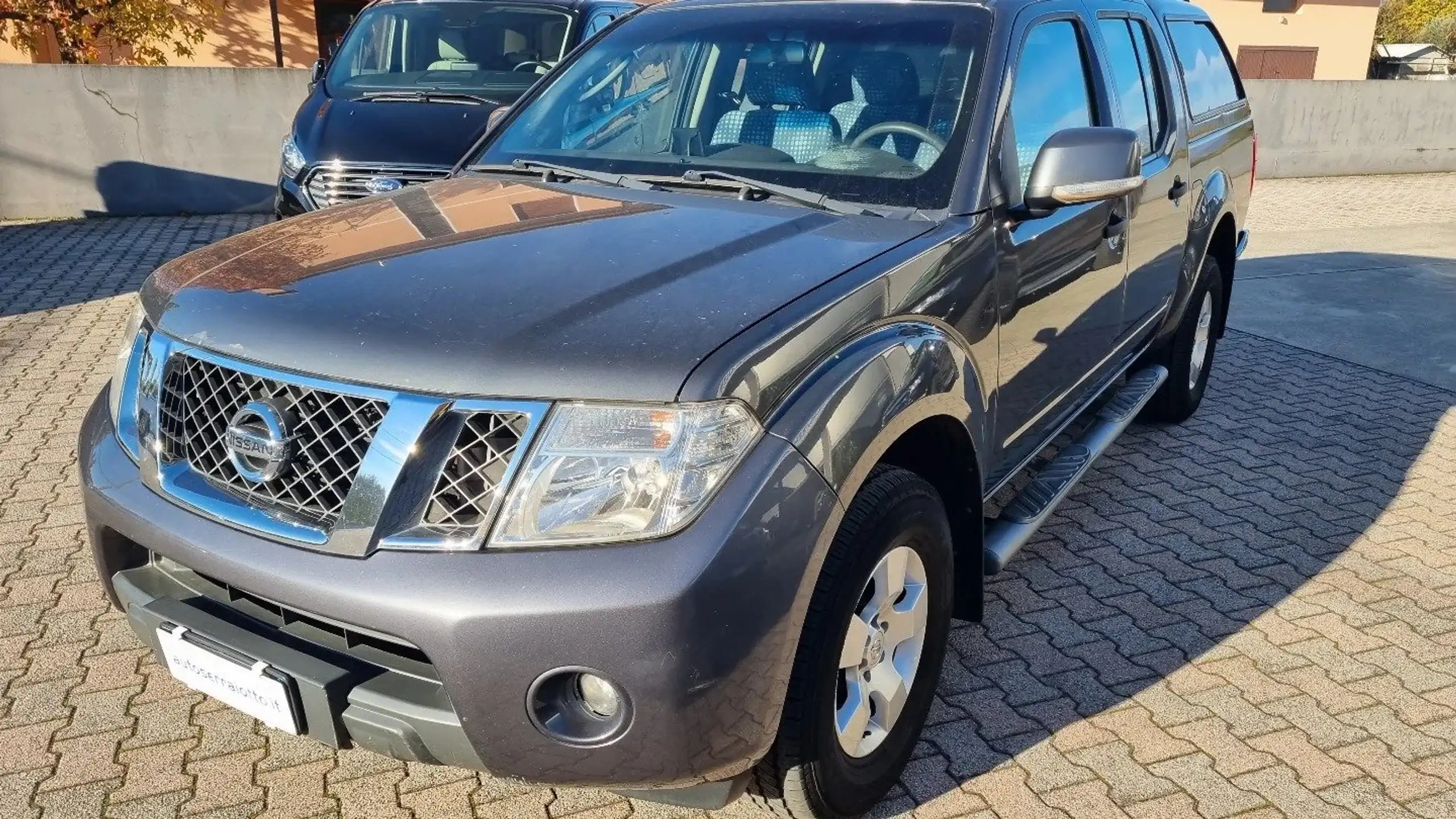 Nissan - Navara