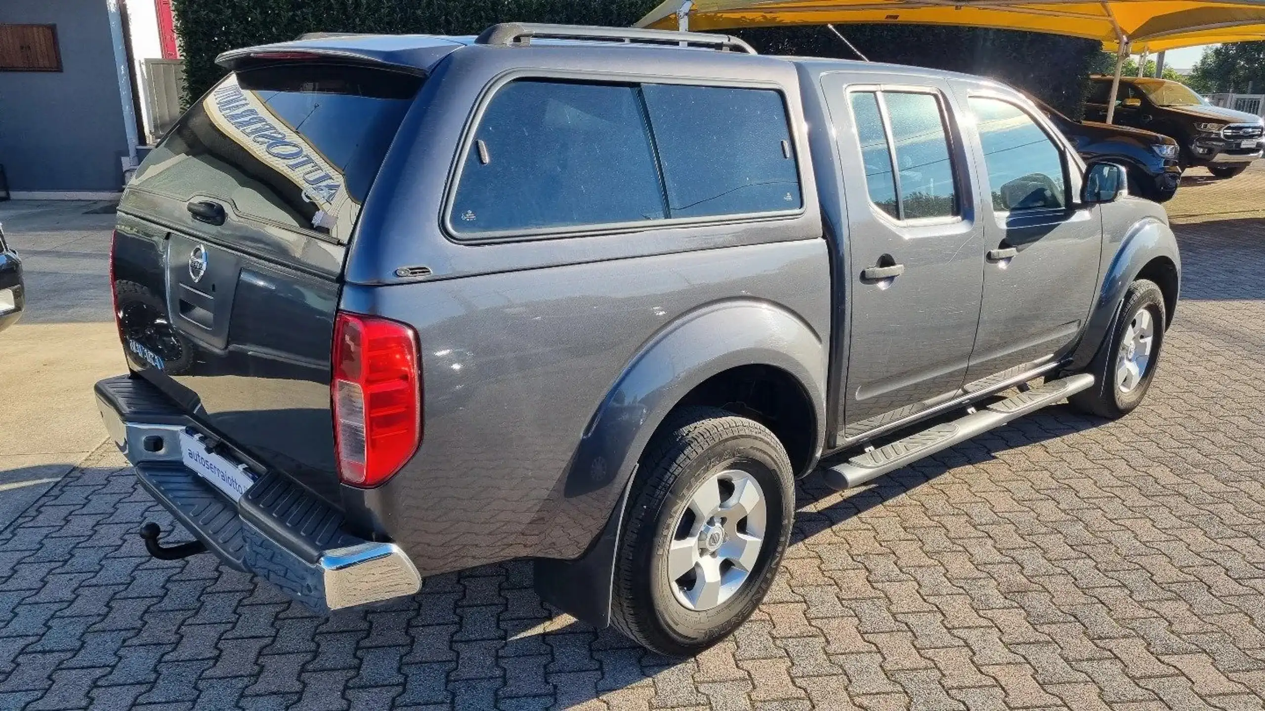 Nissan - Navara