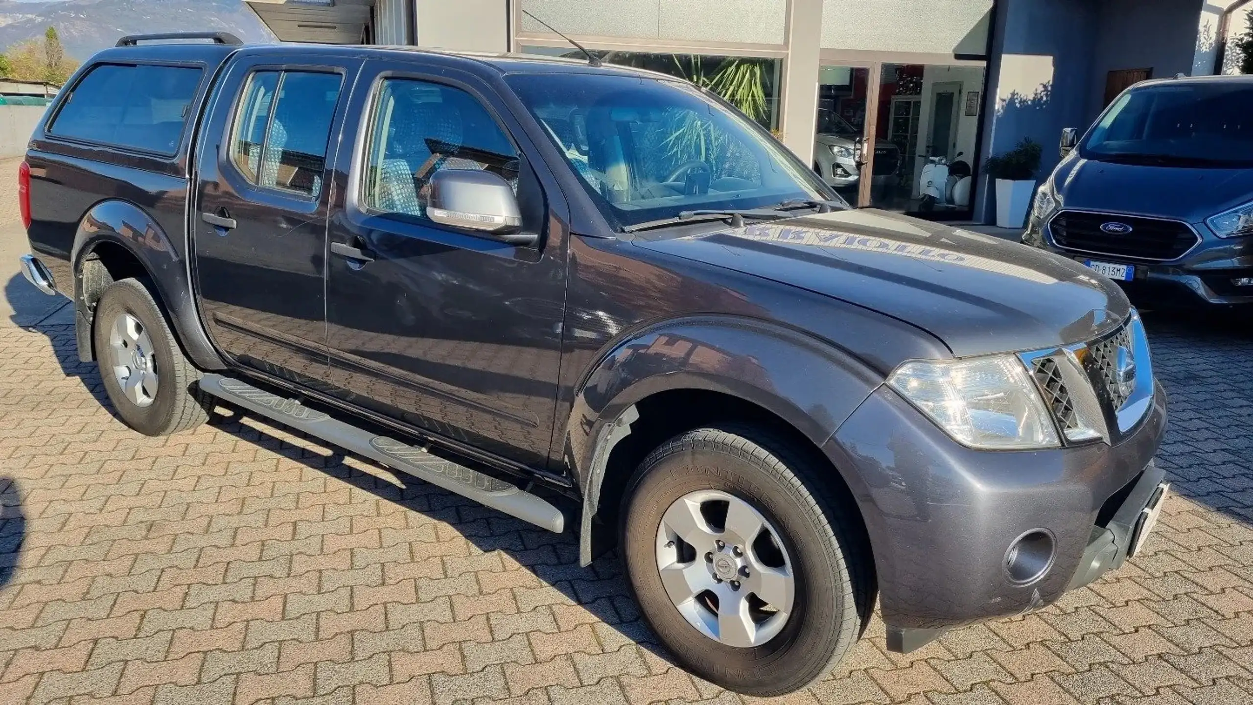 Nissan - Navara