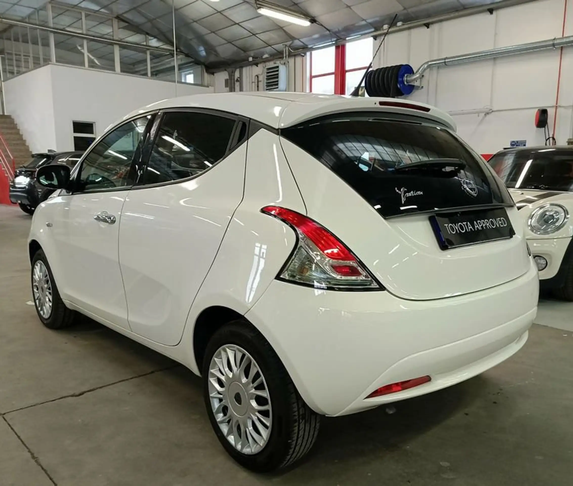 Lancia - Ypsilon